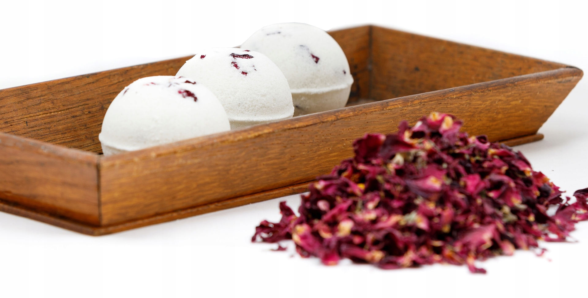 KULE DO KĄPIELI MUSUJĄCA KULA RÓŻANA PŁATKI RÓŻA Waga 70 g