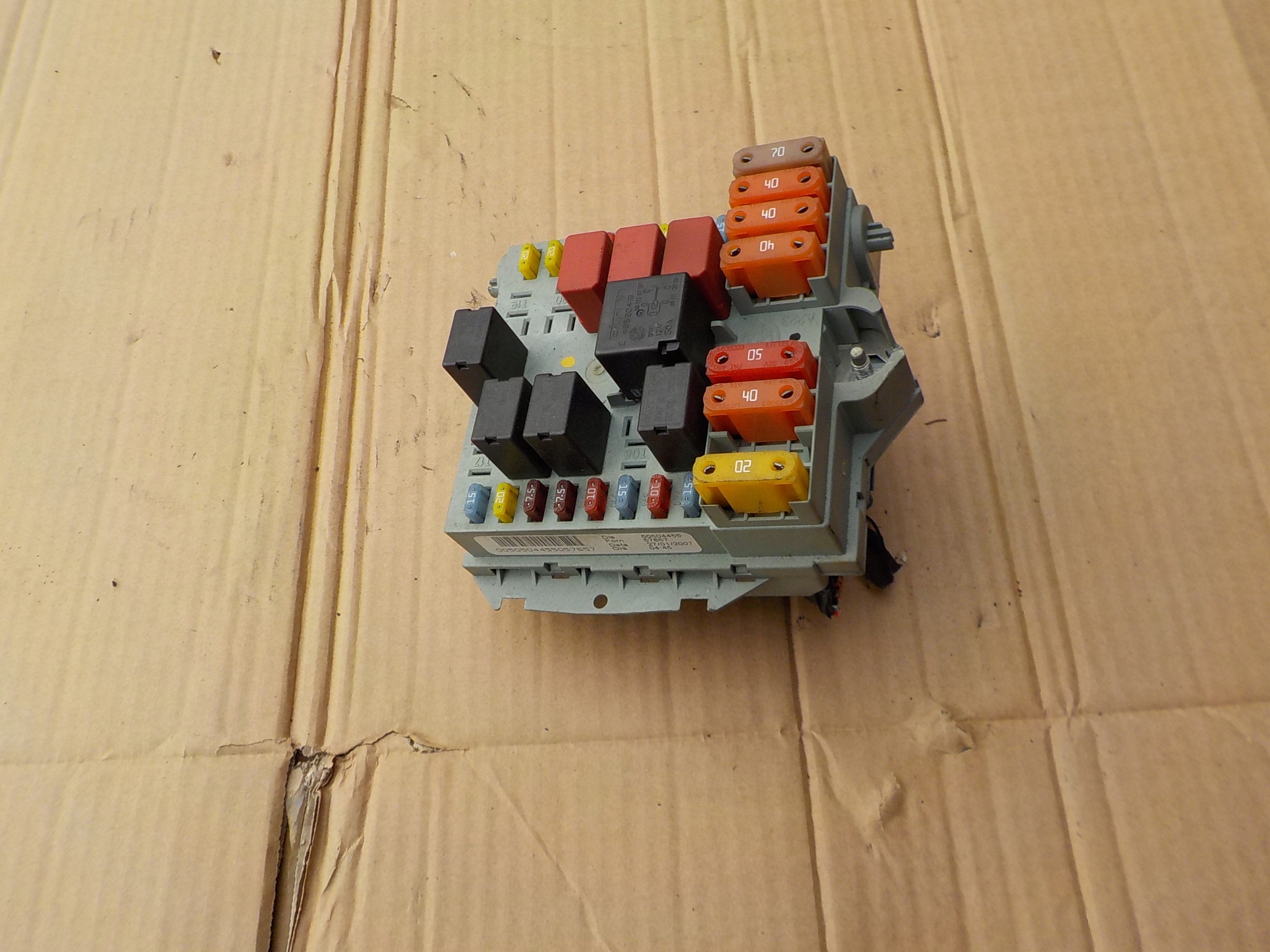 Module fusibles alfa romeo 159 50504455