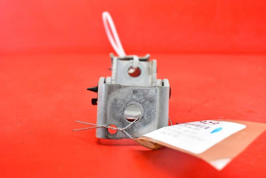 hinge hinges door right front PEUGEOT 208 3D 12-16