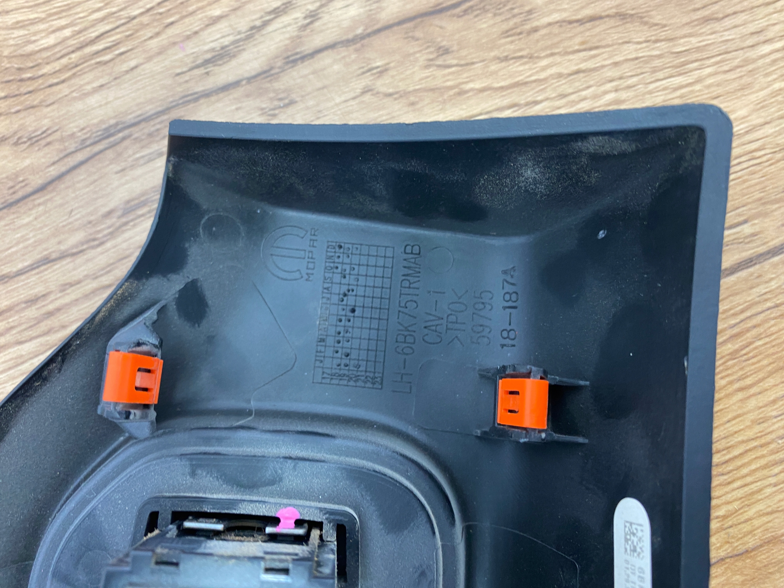 switch button control of the lights Ram 1500 2019+ USA