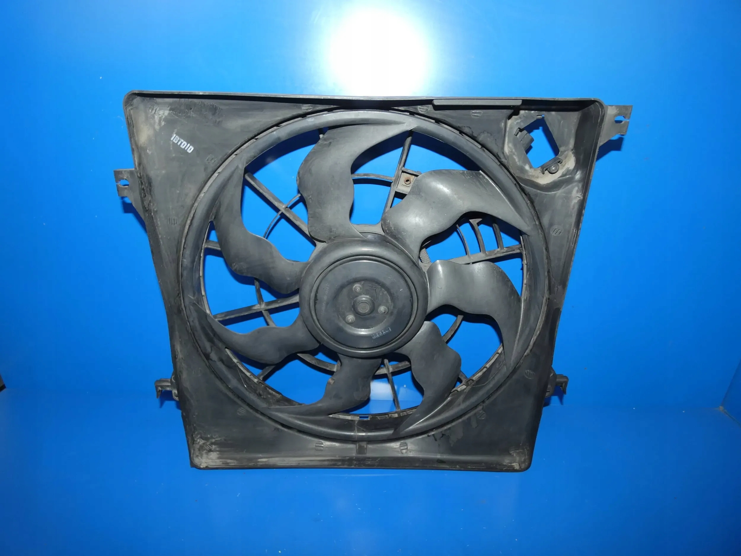 Hyundai IX35 SPORTAGE III ventilátor chladiče