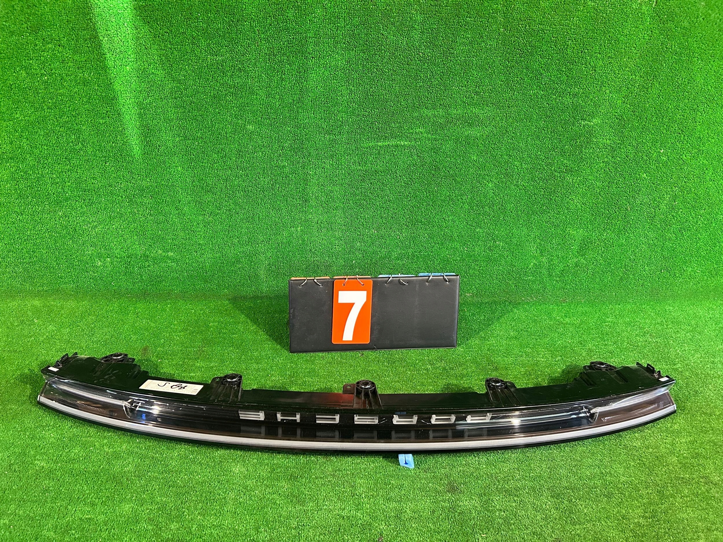 light rear part cap LED PORSCHE TAYCAN 9J1945082D nr:7
