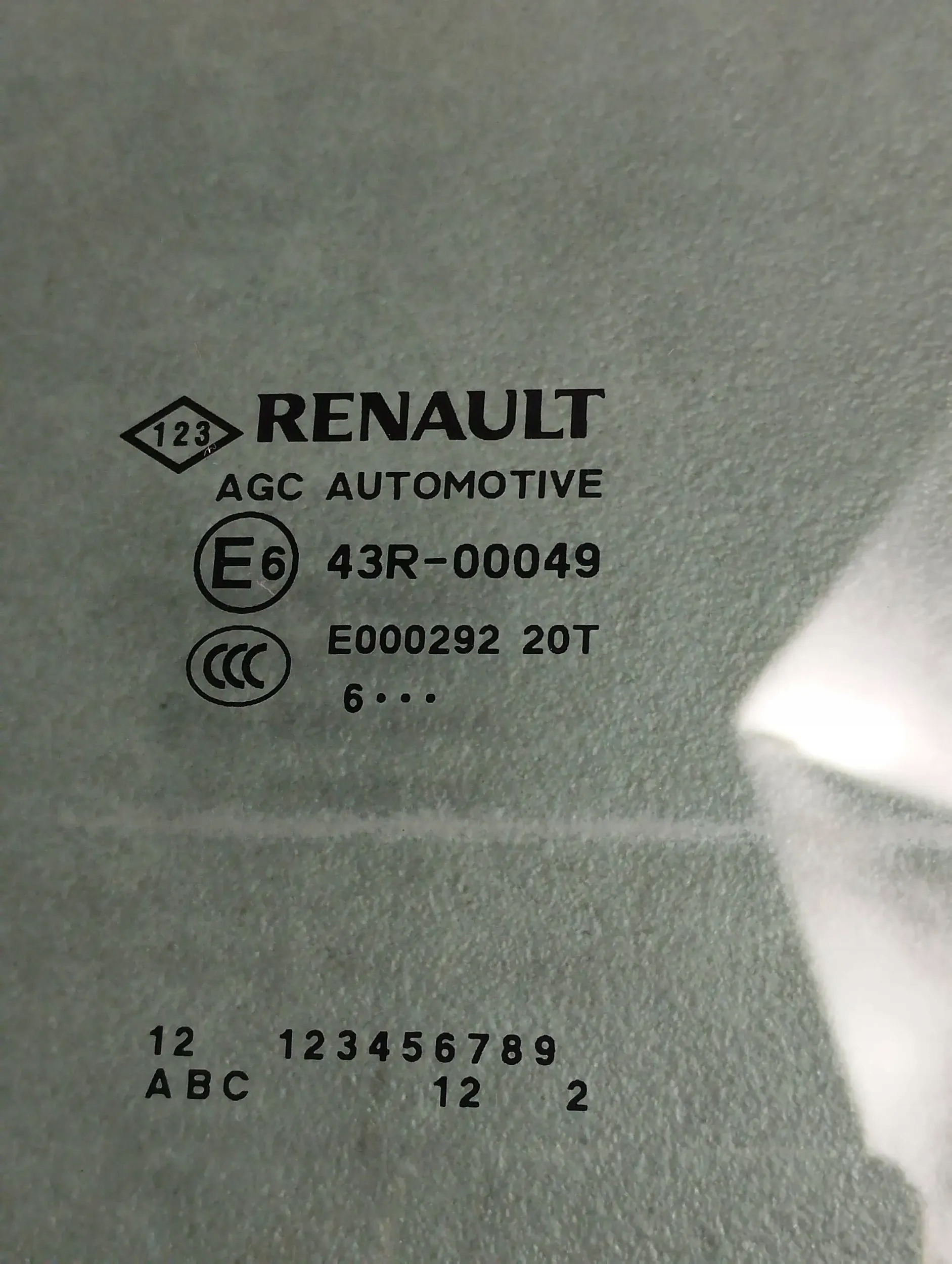 Renault Grand scenic IV 2016 window right front 803007502R