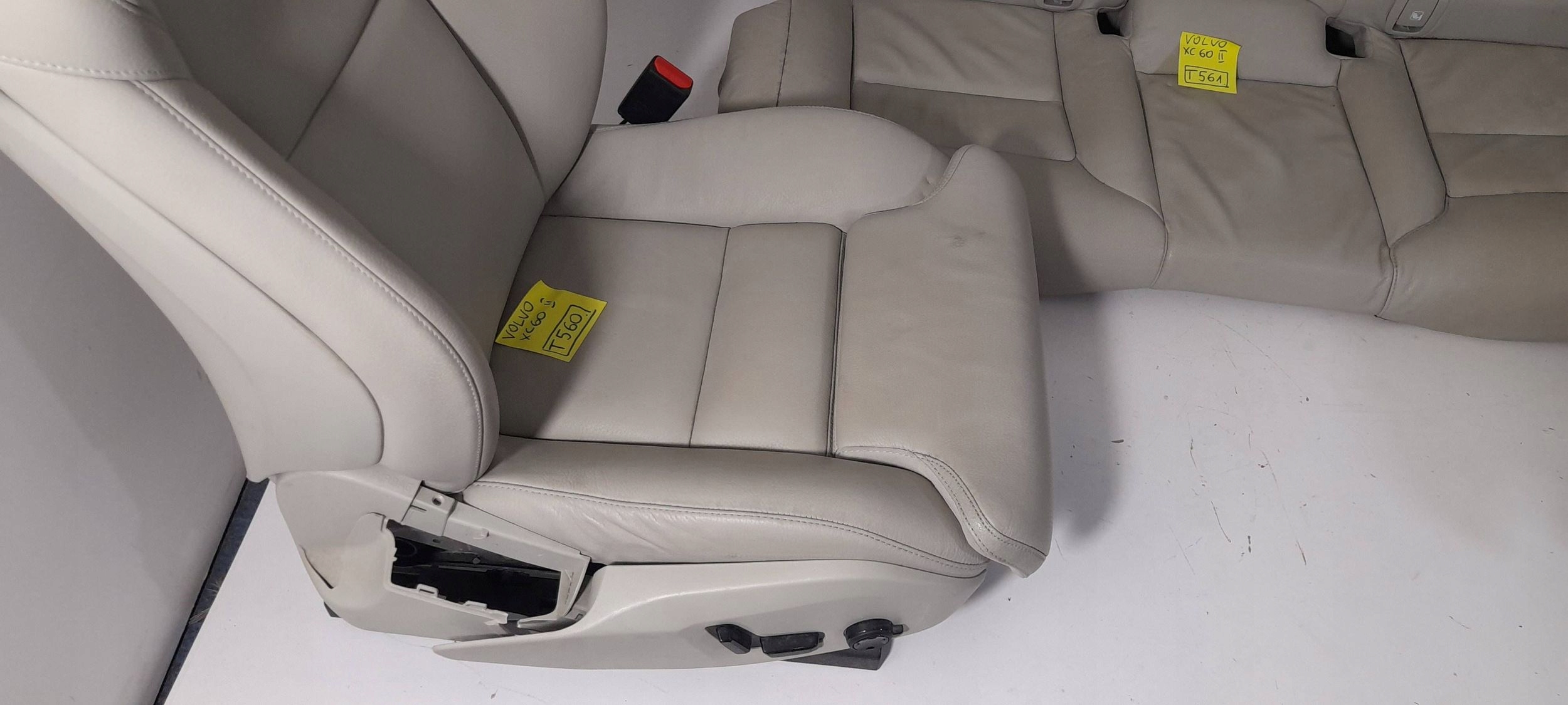 Volvo XC60 II 2022r Komplet Sitze (T559)