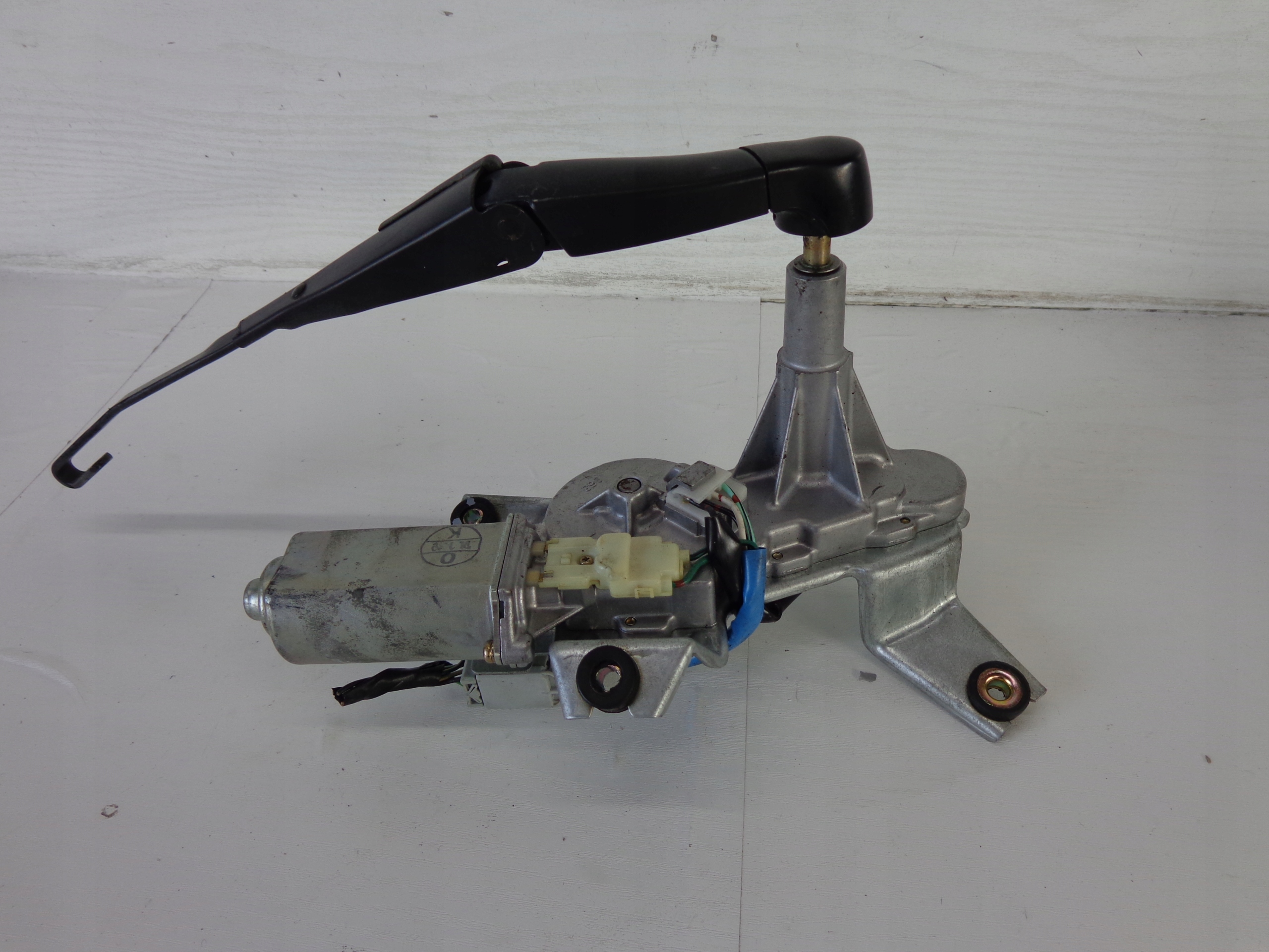 | HONDA CR-V II 00-06 SILNICZEK TYLNEJ WYCIERACZKI 34963-581 Numer katalogowy części HONDA CR-V CRV II SILNIK SILNICZEK WYCIERACZKI TYŁ TYLNY 34963-581