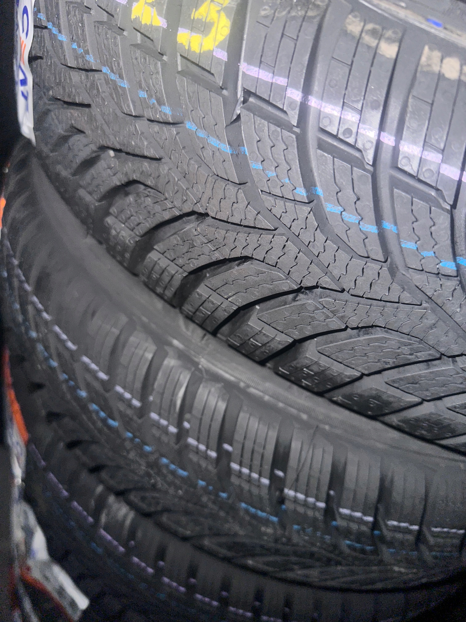 OPONY ZIMOWE CEAT WINTERDRIVE 165/70/14 81T EAN (GTIN) 8904288100259