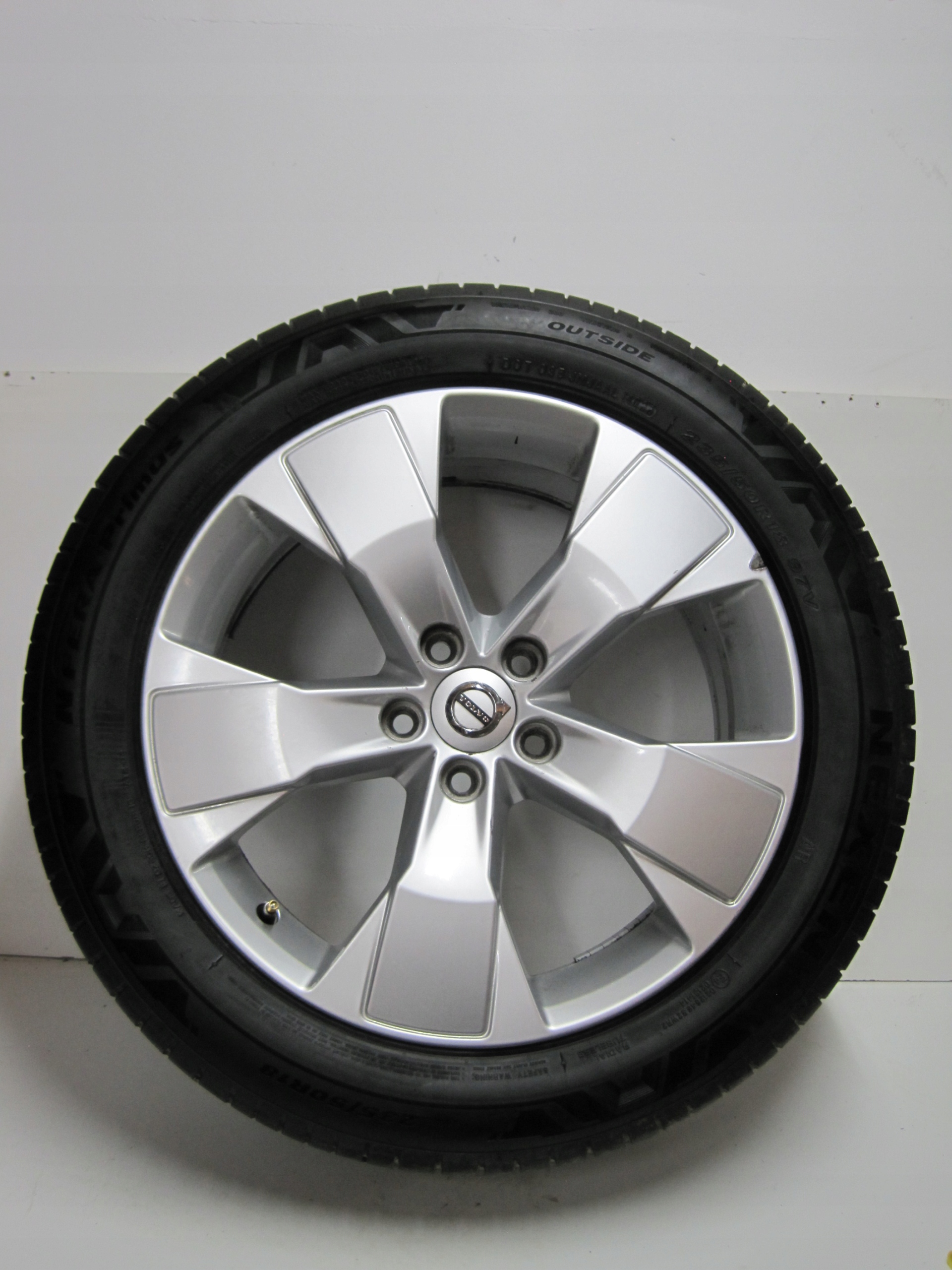 wheels discs tyres VOLVO XC 40 XC40 R18 23R