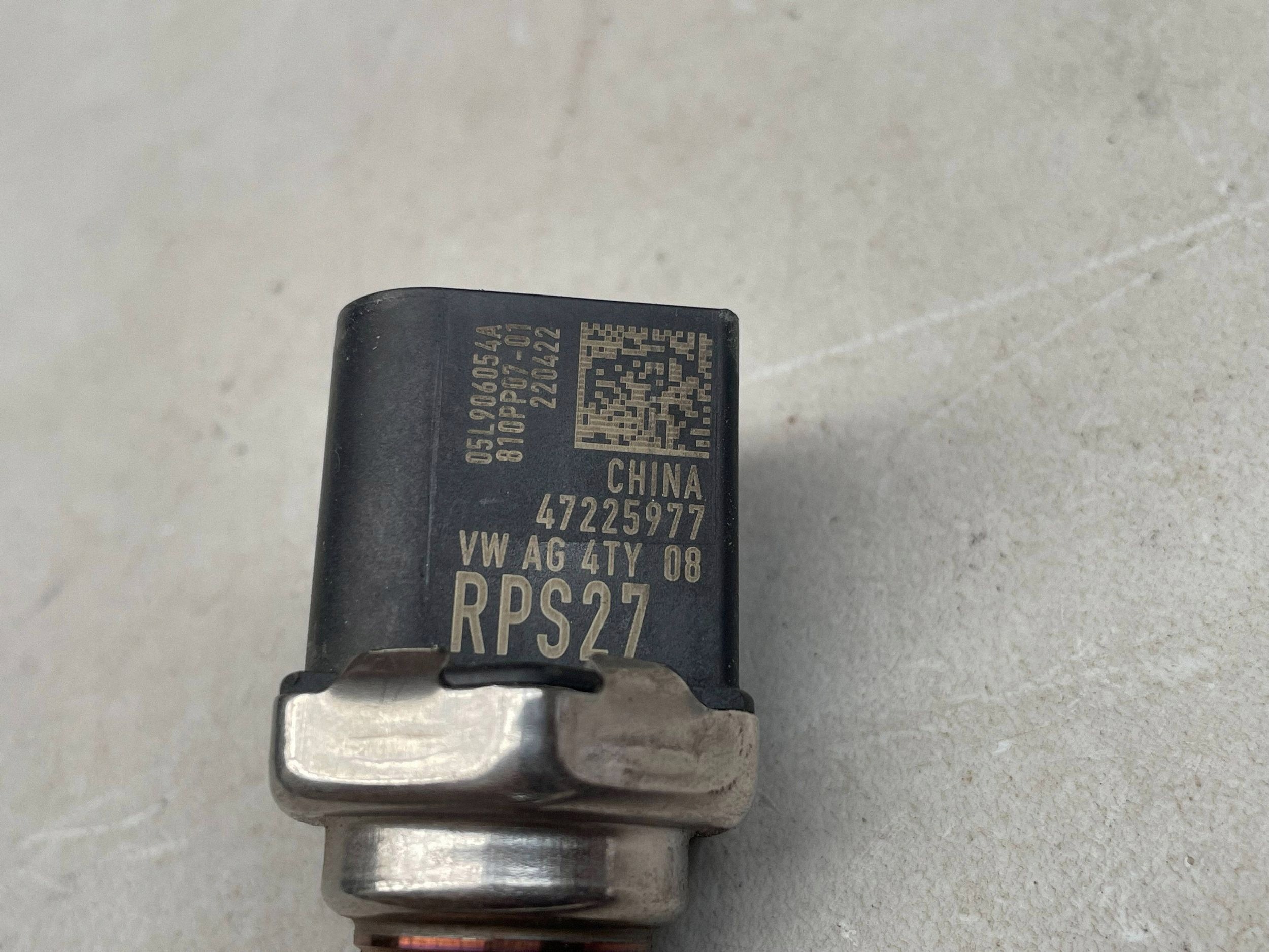 capteur pression carburant SKODA SUPERB B8 (3V) 05L906054A @A