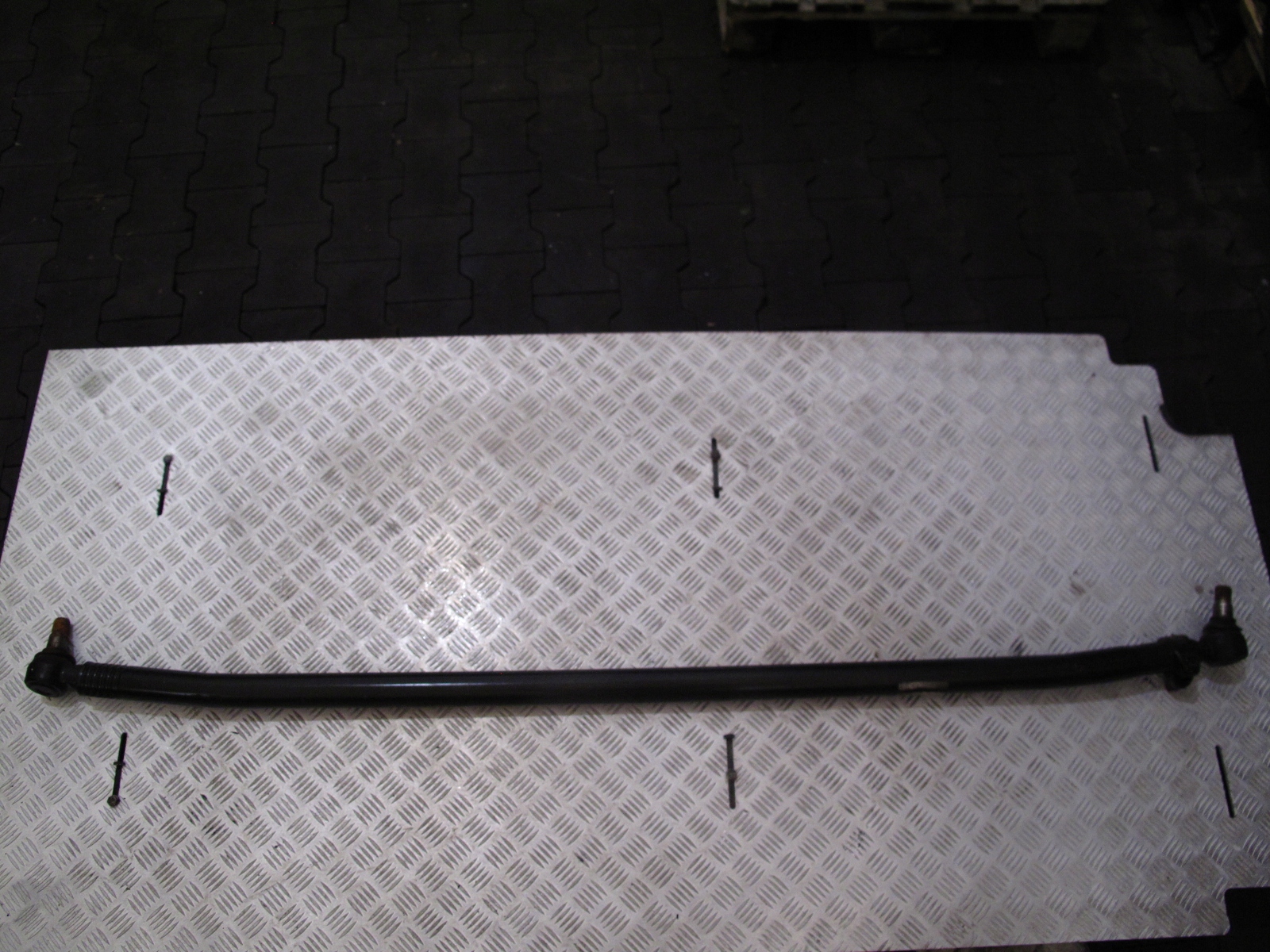 1912757 - ВАЛ РУЛЕВОЙ ТЯГИ SCANIA