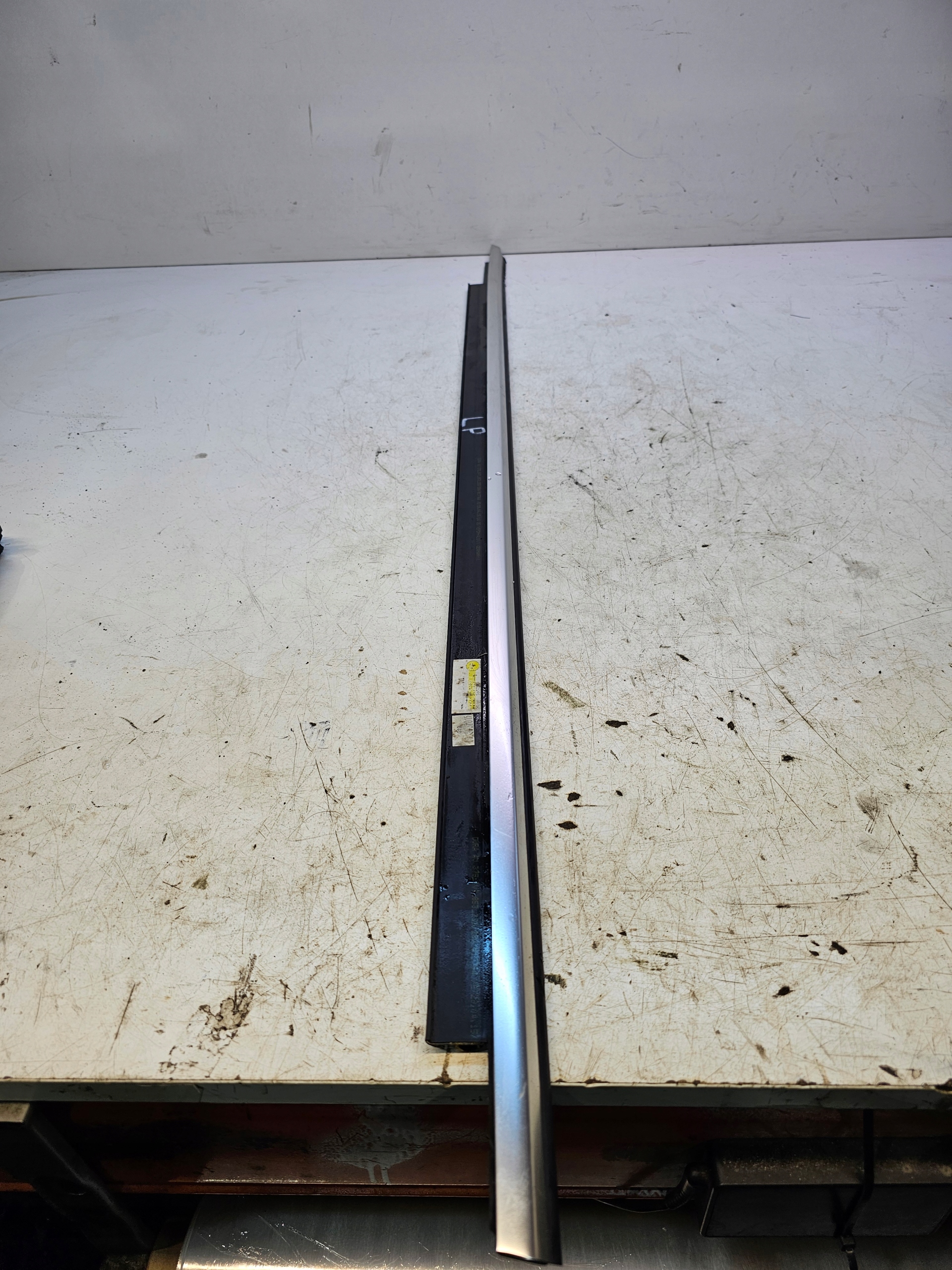 moulding CHROM door AUDI A3 8V CABRIO left front 8V7837283