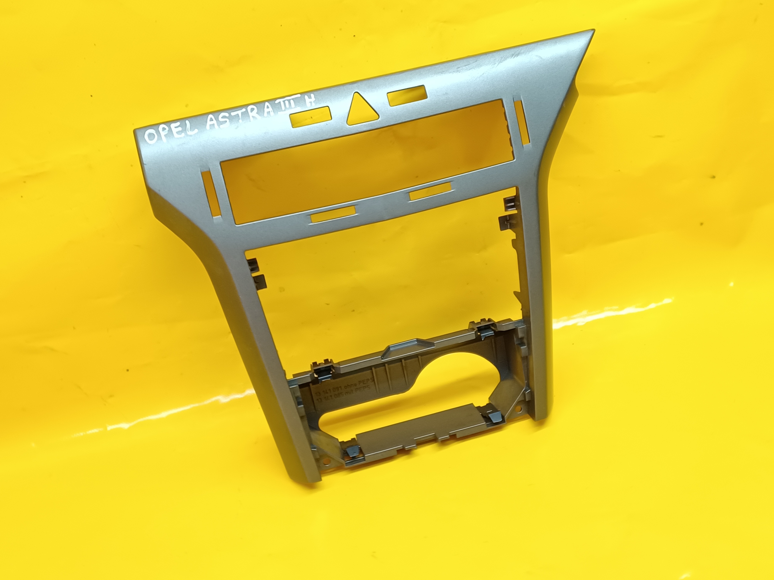 консоль центральная opel oe 331985437