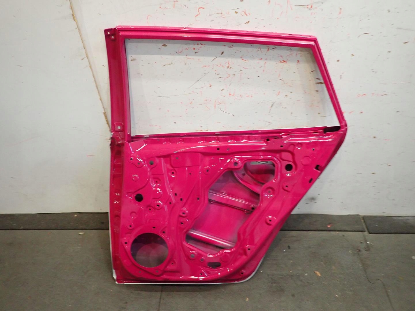 Tür heck hinten rechts TOYOTA COROLLA E21 19- KOMBI
