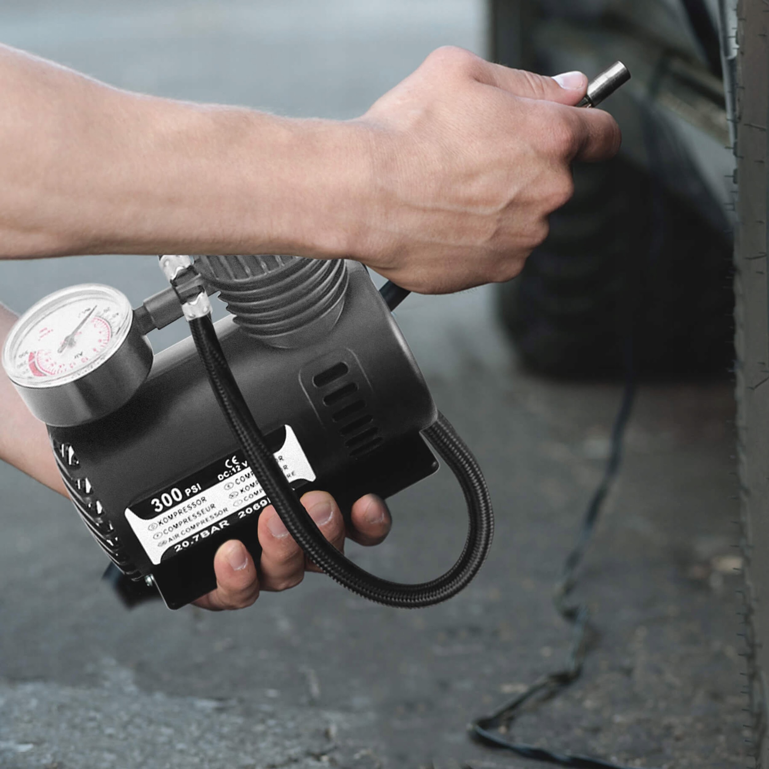 KOMPRESOR SAMOCHODOWY SPRĘŻARKA POMPKA 300 PSI 12V Kod producenta 029410