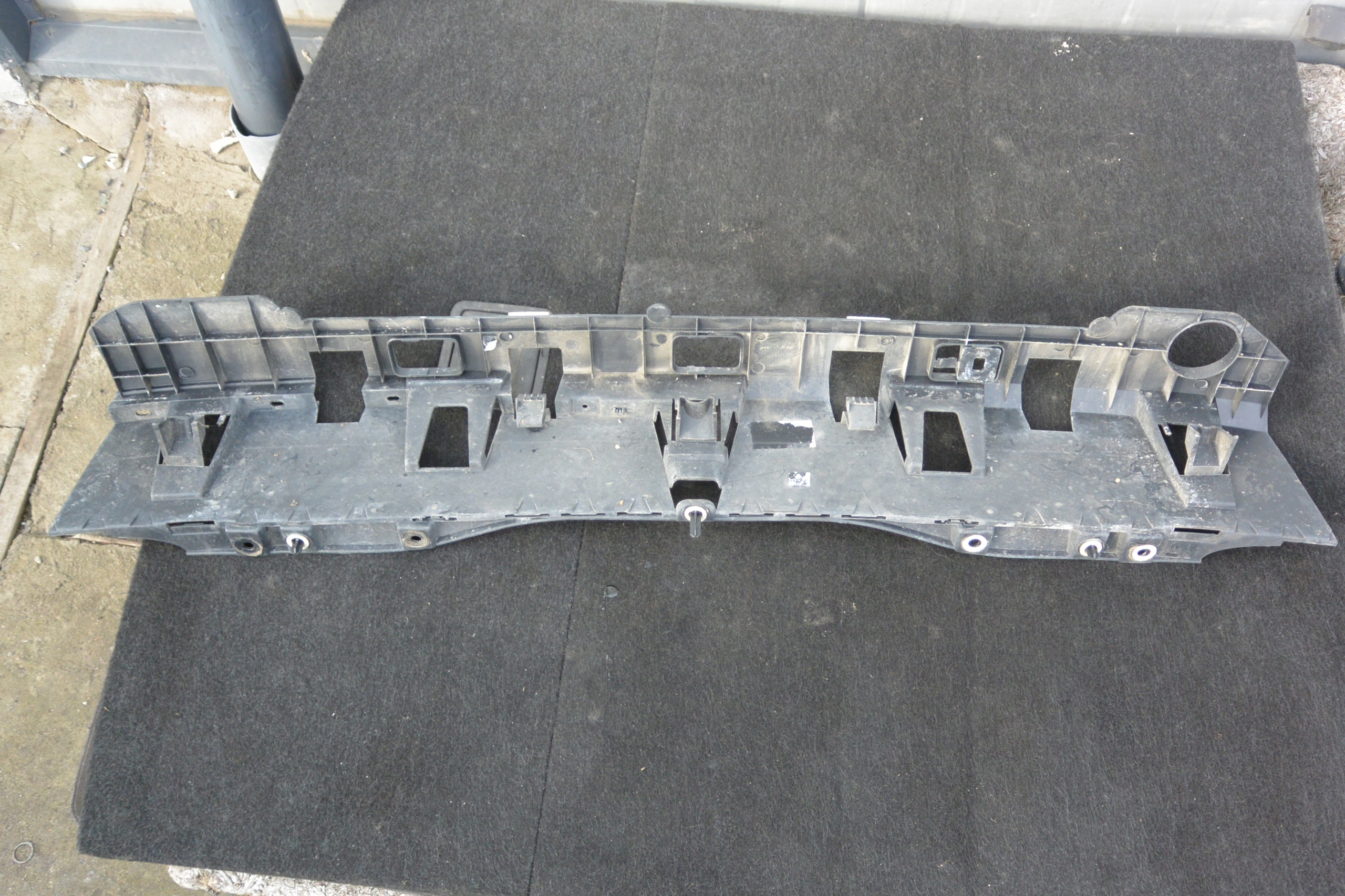 bumper bracket central rear part rear CITROEN C4 PICASSO II 9676126080