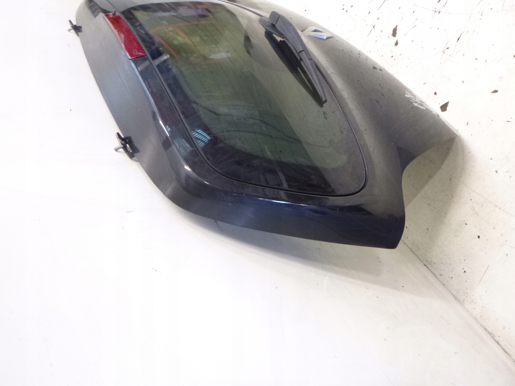 boot doors Renault Twingo II NV676 2011r.