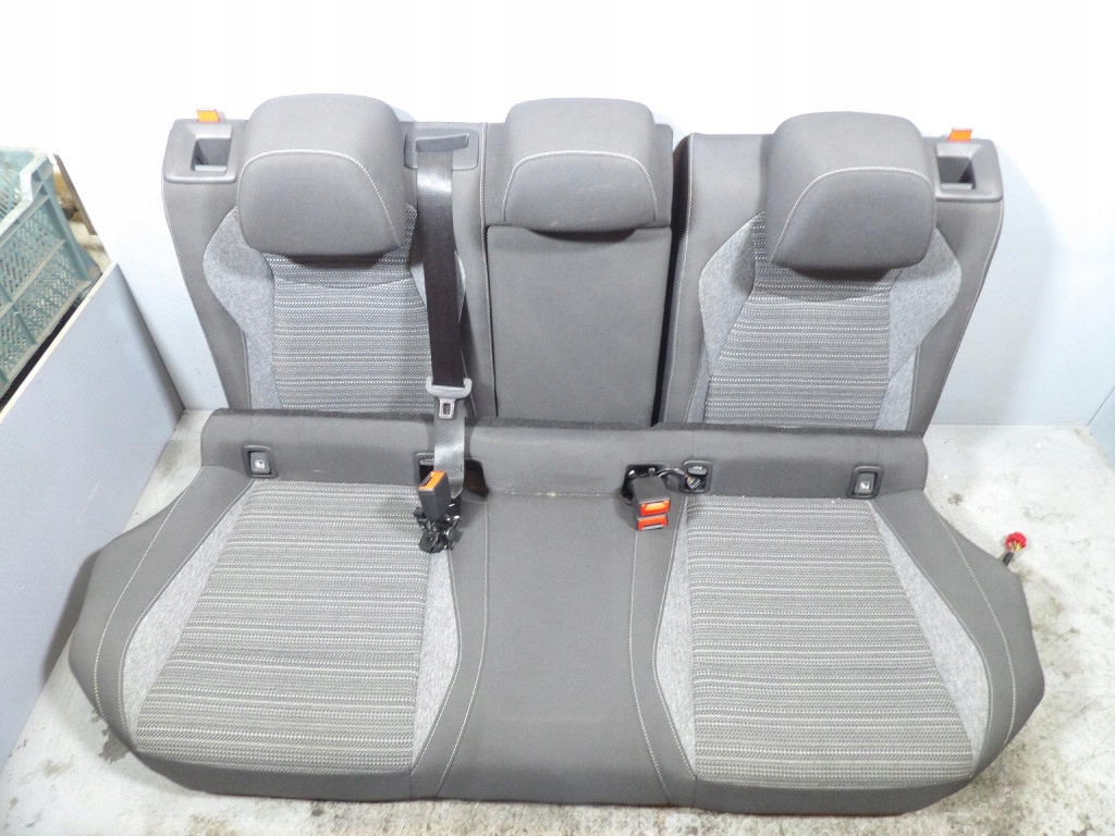 SKODA SUPERB IV 4 KOMBI Sitz Sitz heck PODGRZEWANA