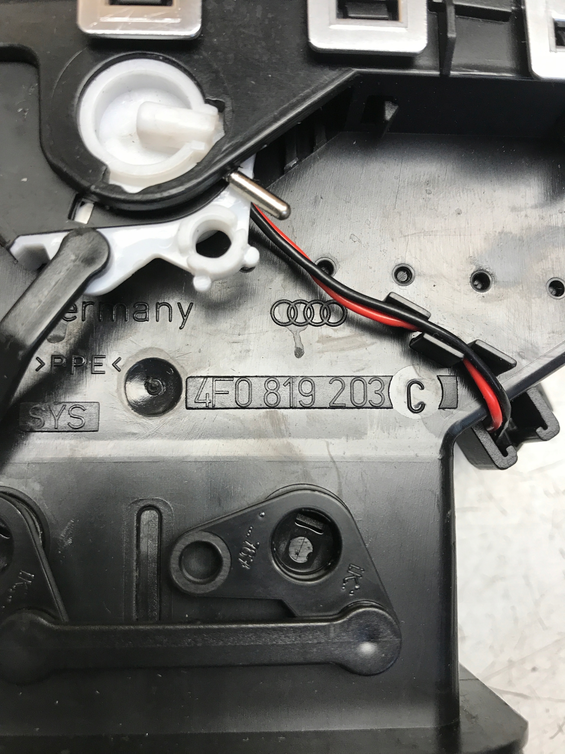 grid air conditioning devices rear part AUDI A6 C6 LIFT 4F0819203C