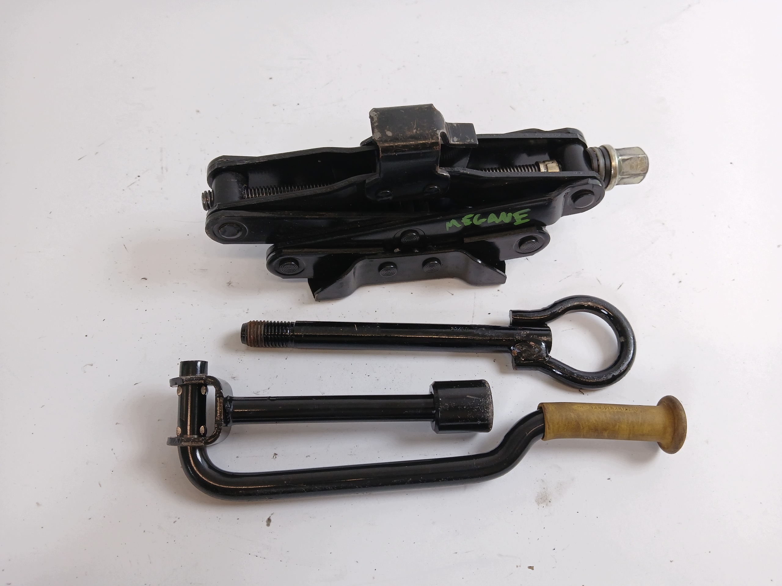 RENAULT MEGANE et insert roues de la roue de secours levier de vitesse UCHO