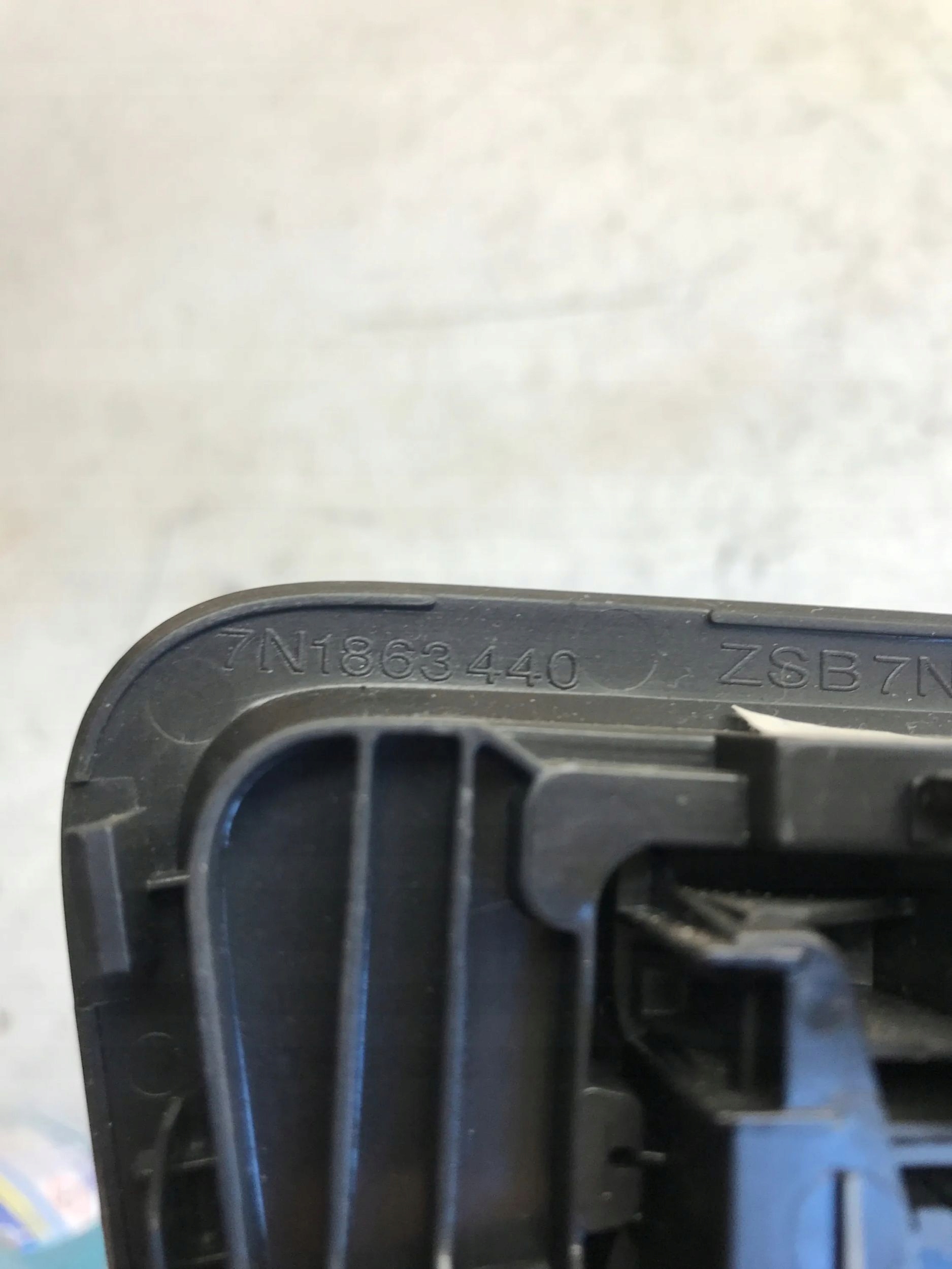 Châssis TUNELU Commandes VW SHARAN 7N1863440