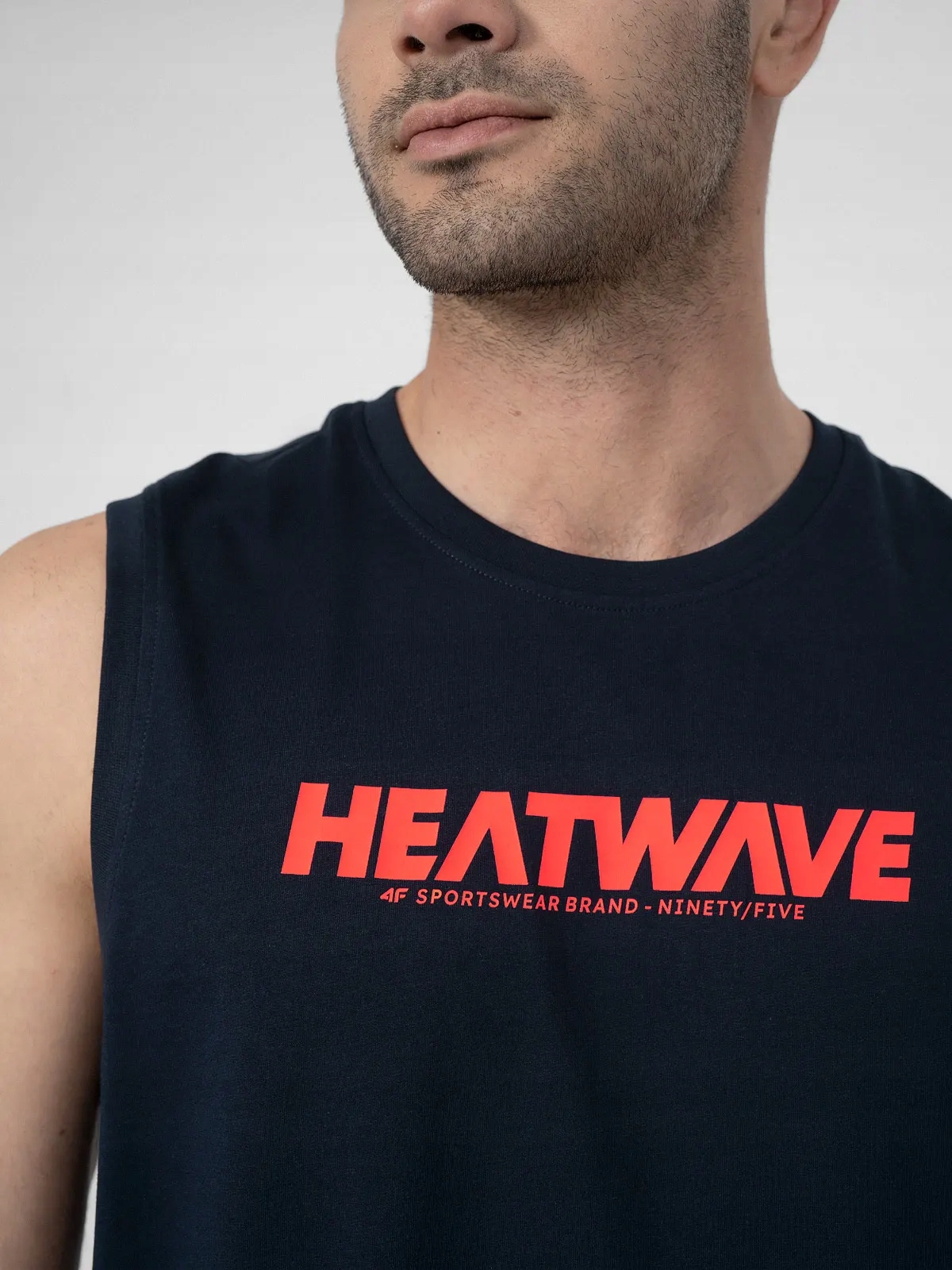 KOSZULKA MĘSKA 4F BEZRĘKAWNIK TANK TOP SS23M357 Dekolt okrągły