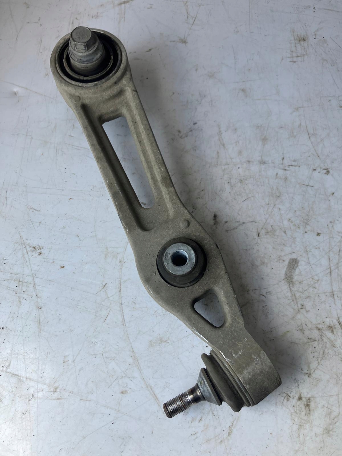 arm left front TESLA MODEL S AWD 1048951-00 lower