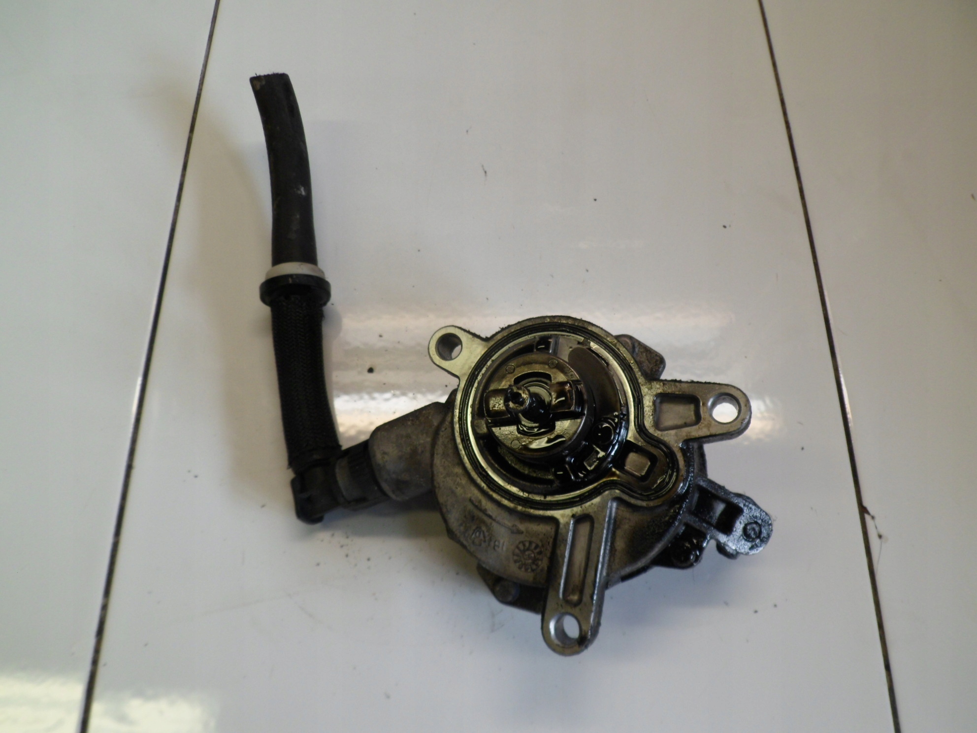 VOLVO S80 2.4 D5 Pompa VACUM 30677904
