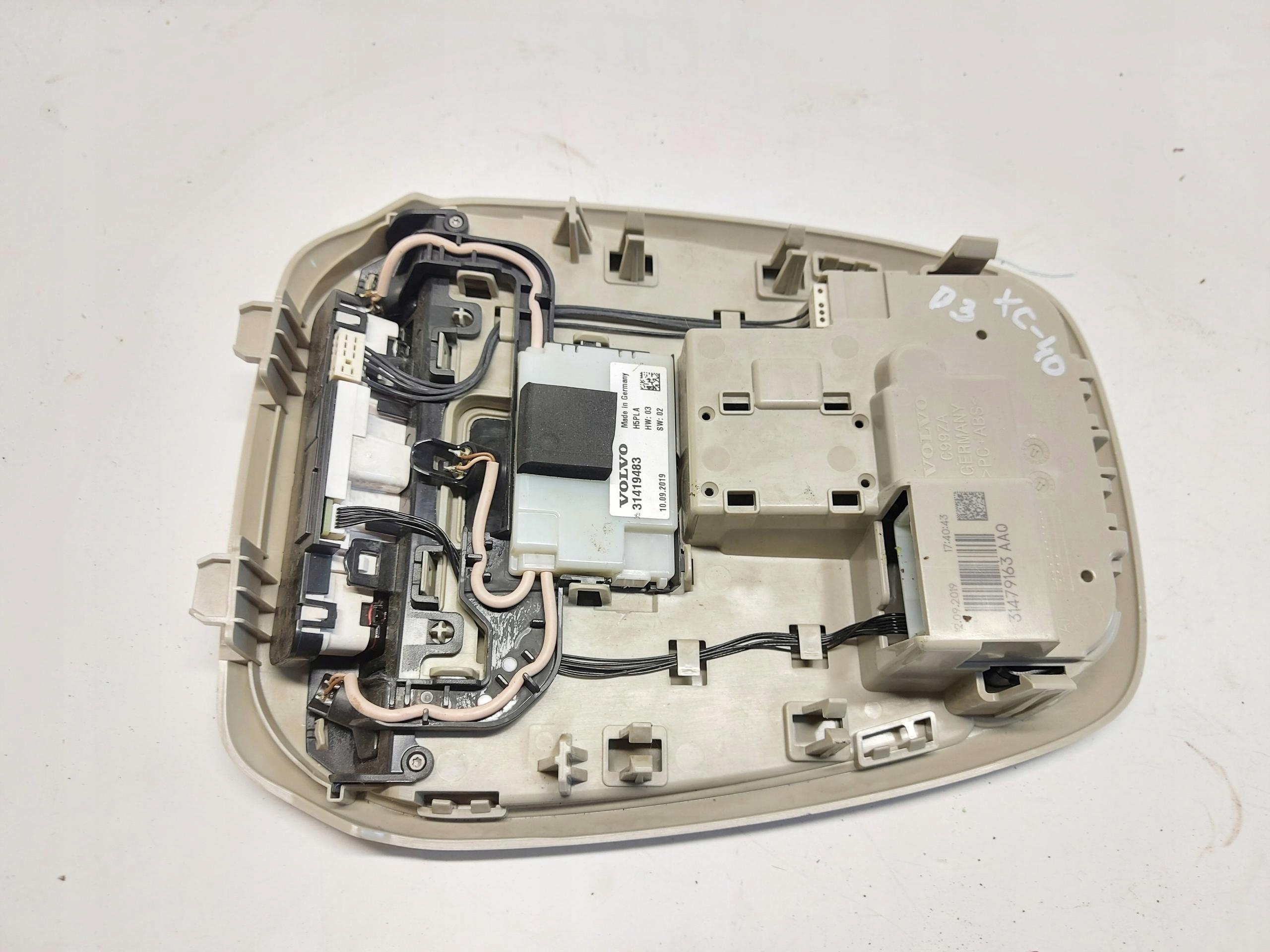 VOLVO XC40 D3 FANALE Plafoniera interna CIELO INTERNO 31479163