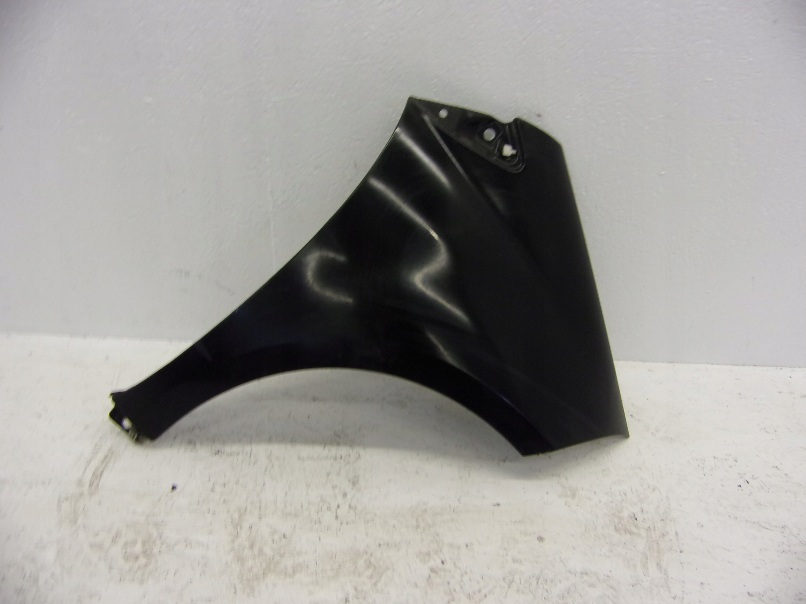 fender right front MERCEDES AKLASA A169 A-169