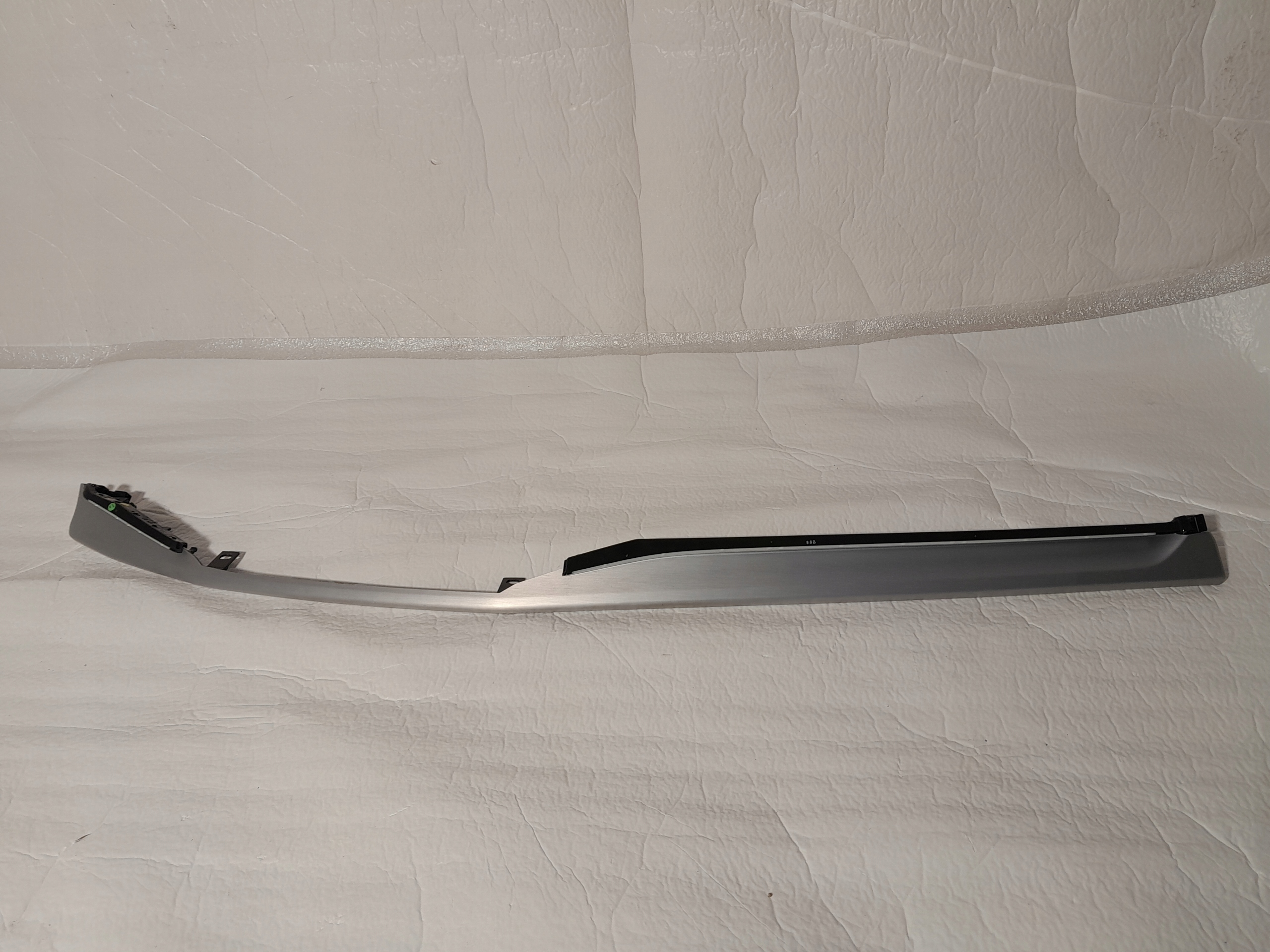 AUDI Q8 4M lišty OZDOBNE DEKORY LED