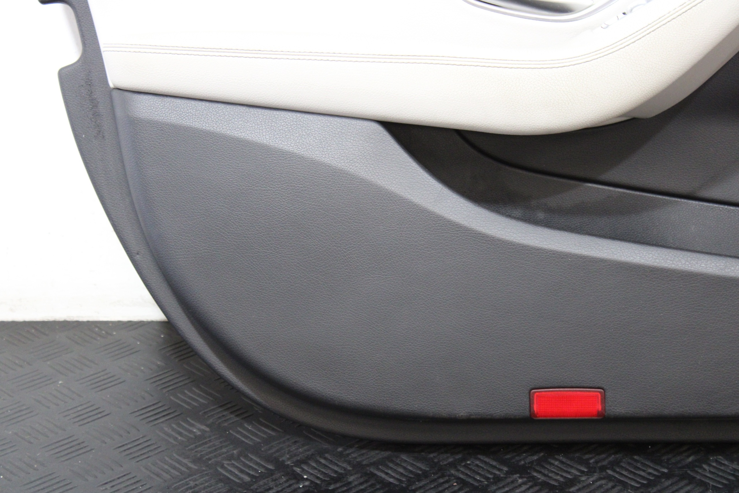 upholstery side door left front MERCEDES C-KLASA W205