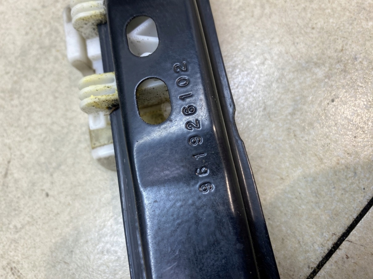 window regulator left front JOURNEY and 0130822473