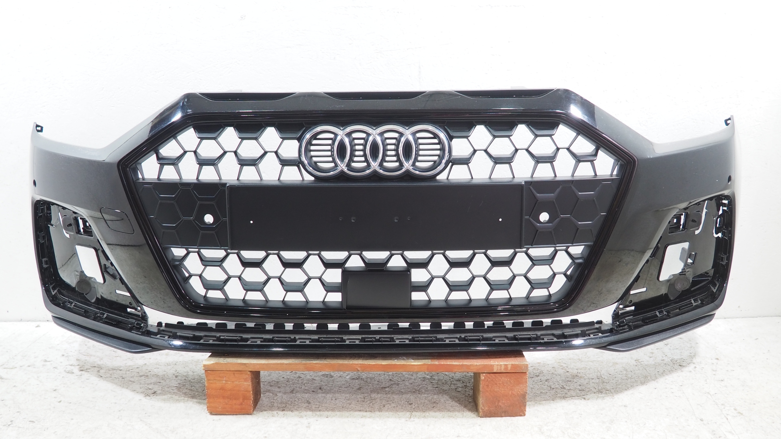 Audi A1 II 82A bumper front front 82A807437A