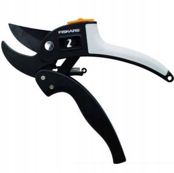 Zahradní nůžky PowerStep P83 Fiskars