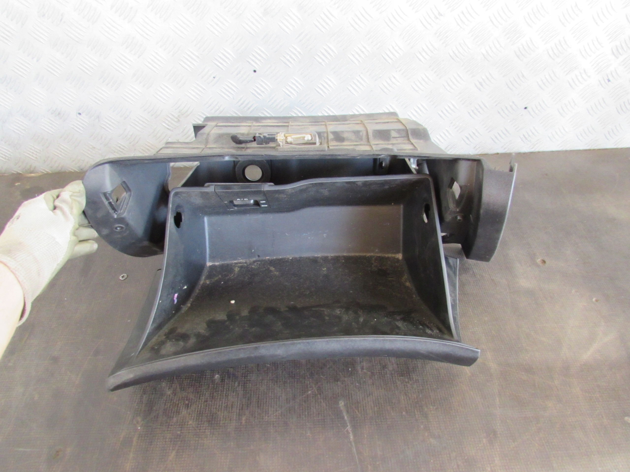бардачок пассажира 84760-1H050 kia CEED I 06-12 r.