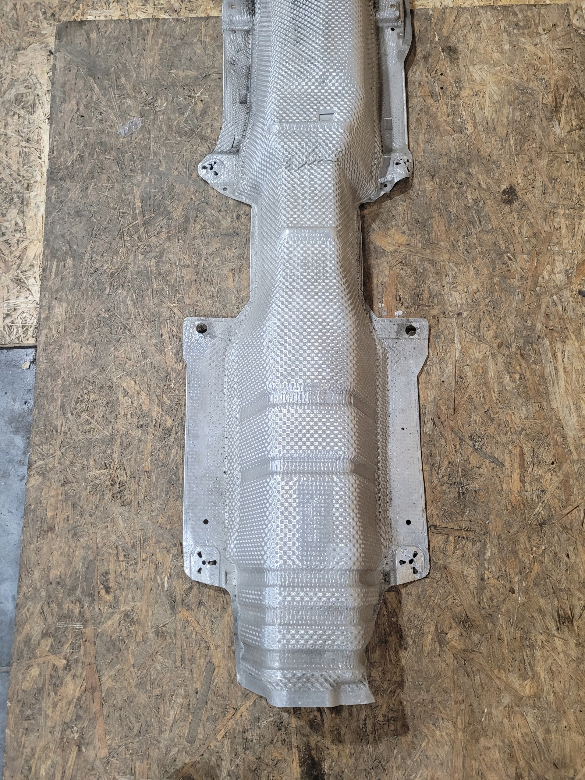 Blende Abdeckung TERMICZNA TUNELU AUDI A1 8X 8X0825671G