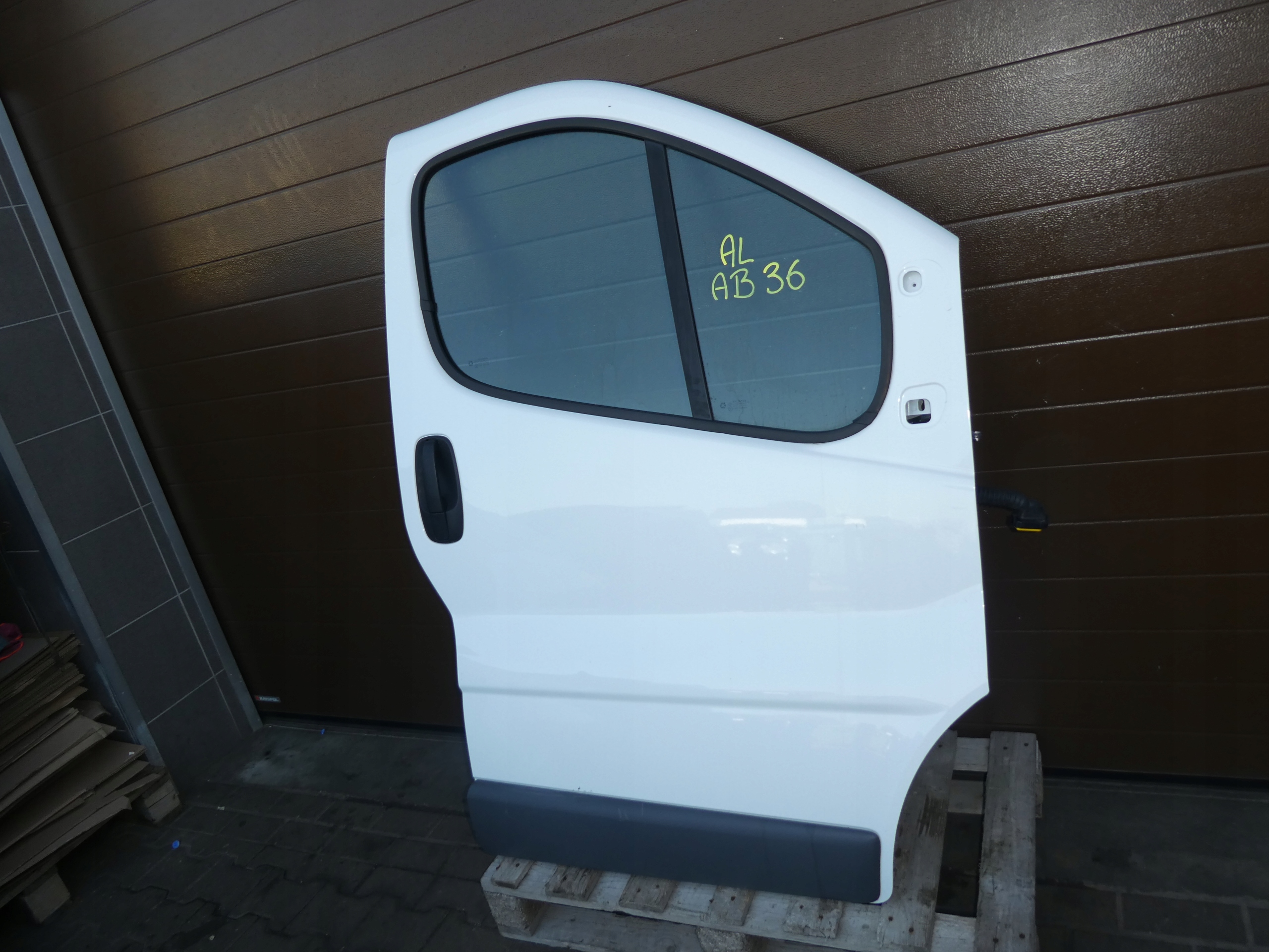 door front right TRAFIC II VIVARO PRIMASTAR complete BIALE