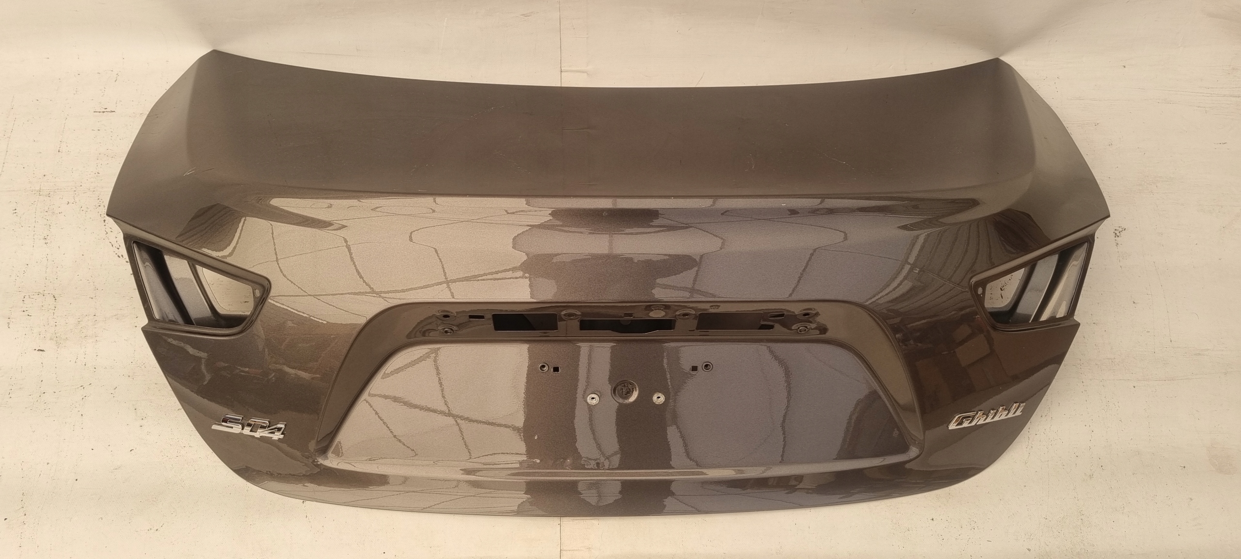 MASERATI GHIBLI KLAPA BAGAŻNIKA Typ samochodu Samochody osobowe