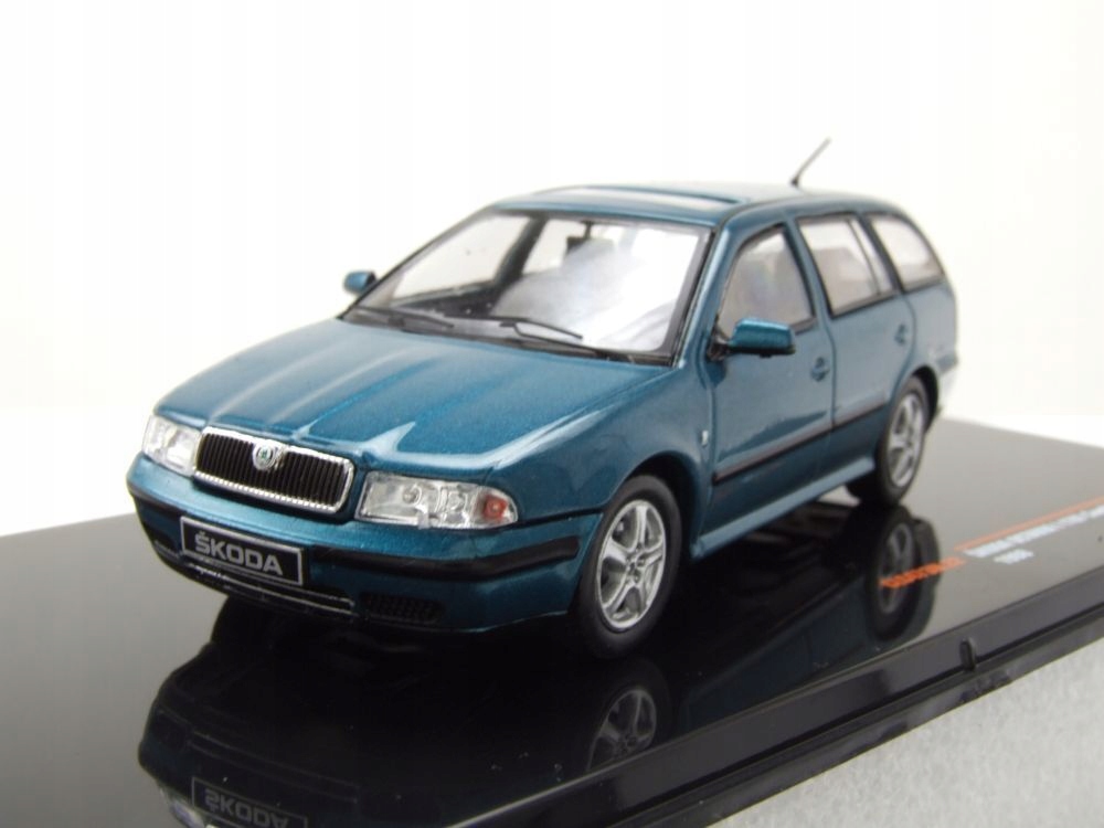 Škoda Octavia 1 (1U) Combi metallic 1998 1/43 ixo