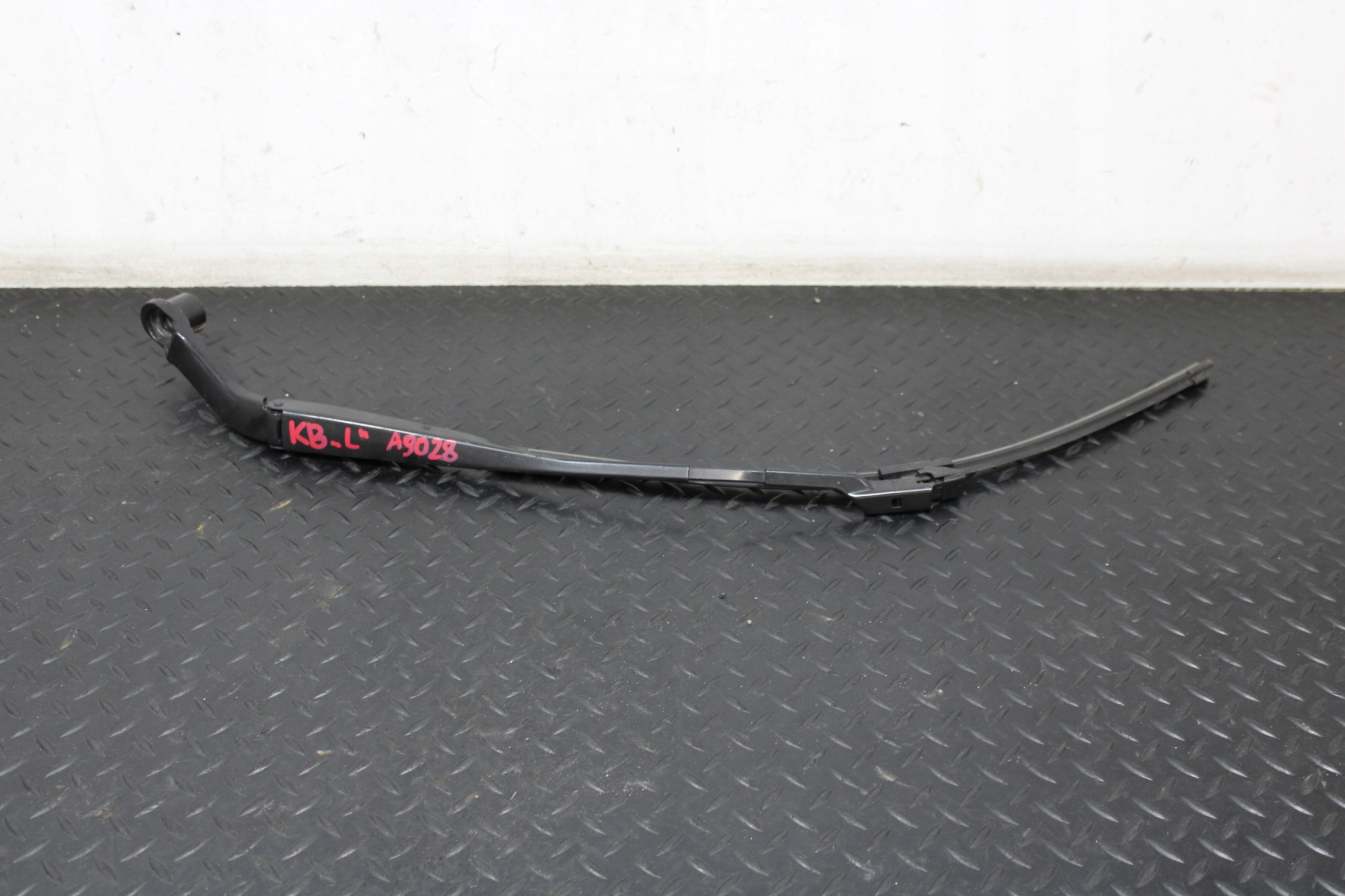 wiper arm wiper left MAZDA CX5 II 2 KB KF