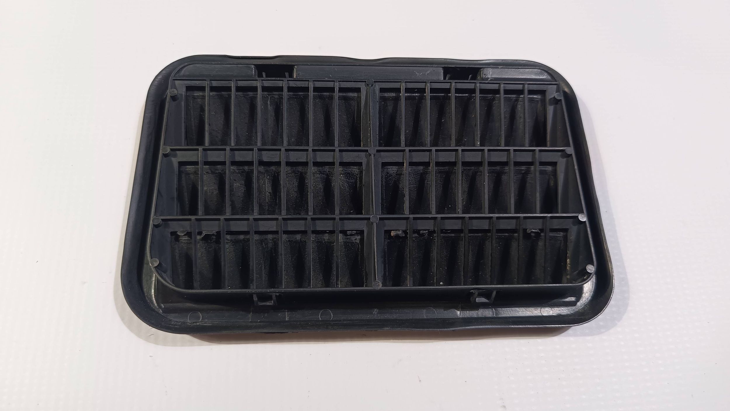 grid wentylacyjna dekompresyjna boot Ford Explorer V 2011-2019