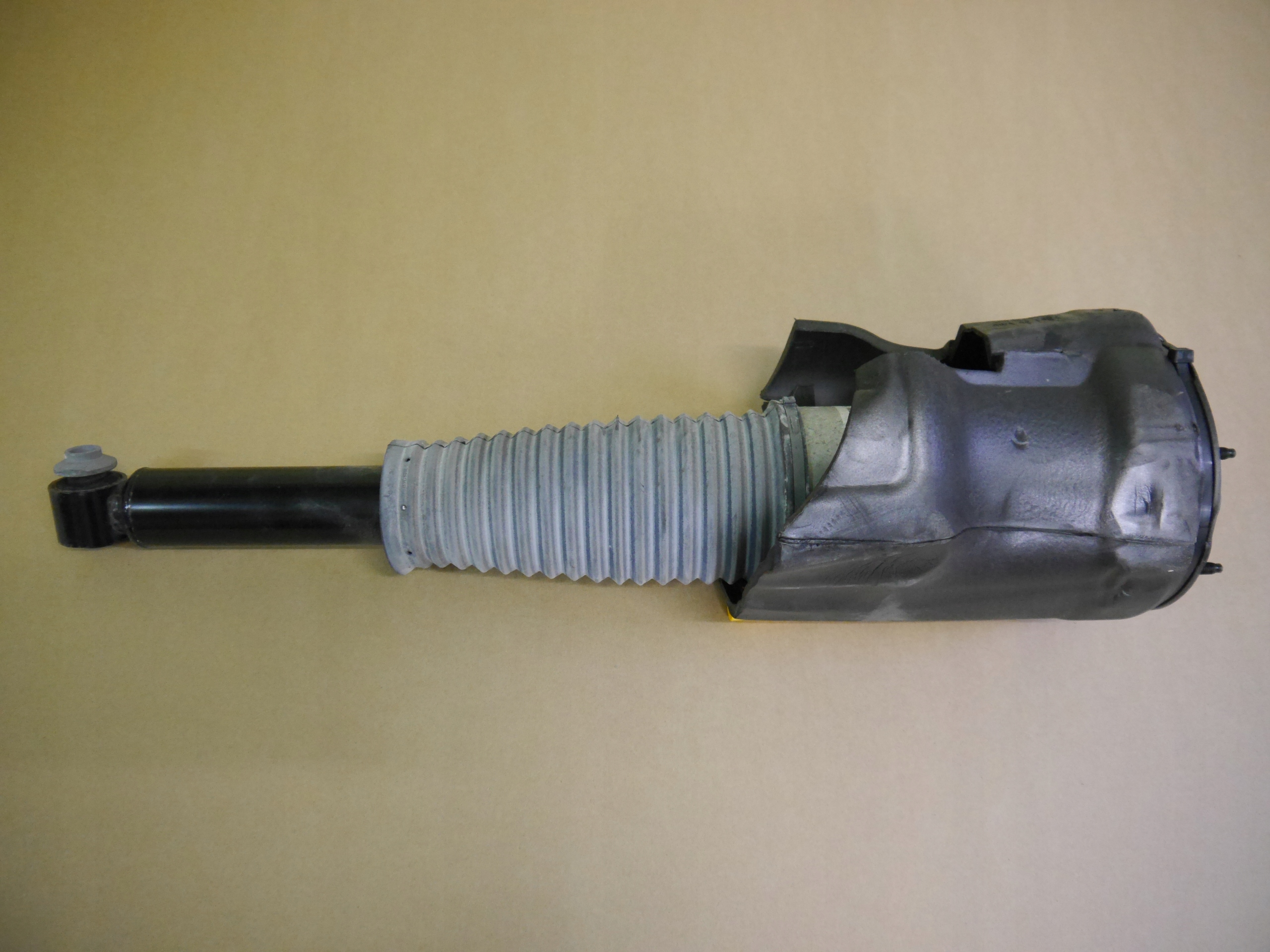 AUDI A8 D4 АМОРТИЗАТОР ЗАД. PRAWYh0616002ad