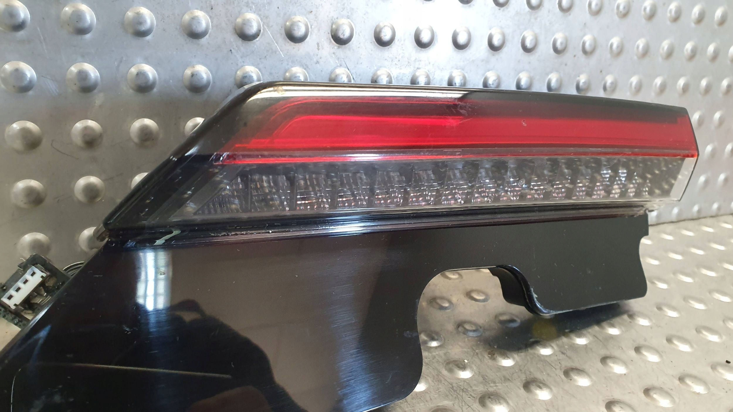 light rear part left VOLVO C40 to the bonnet 21- 32365672