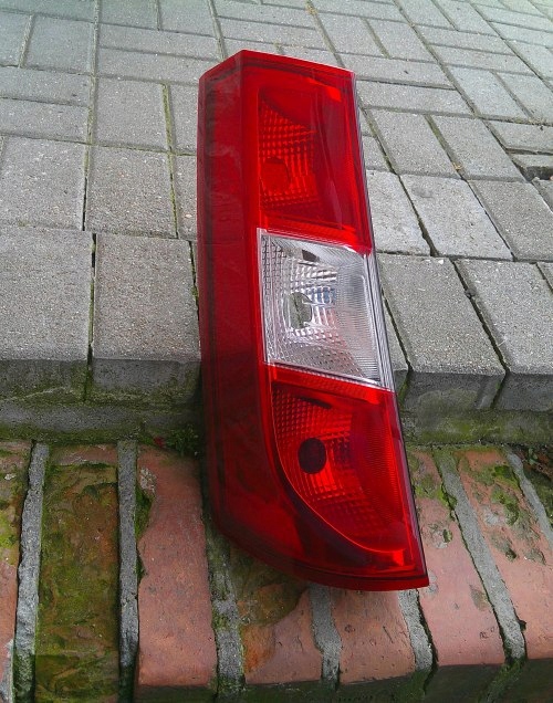 DACIA DOKKER 12- LEWA TYLNA LAMPA ORYGINAŁ 265551619R