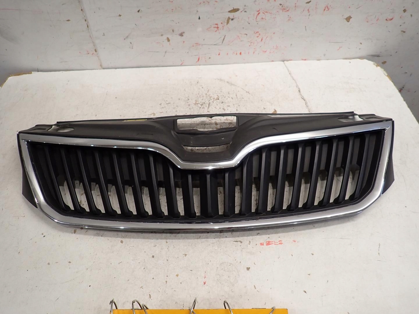grille SKODA RAPID 2012- 5JA853668