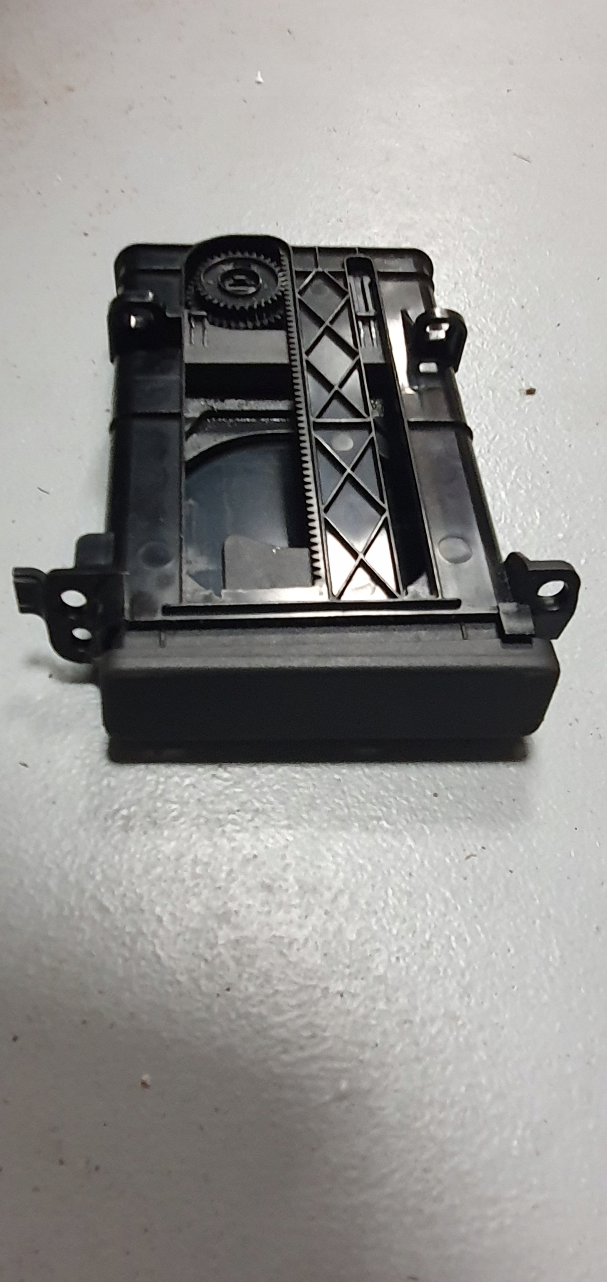 55620-02110 - ДЕРЖАТЕЛЬ ЧАШКИ КОРОБКА ДЛЯ ХРАНЕНИЯ R TOYOTA AURIS 1 И