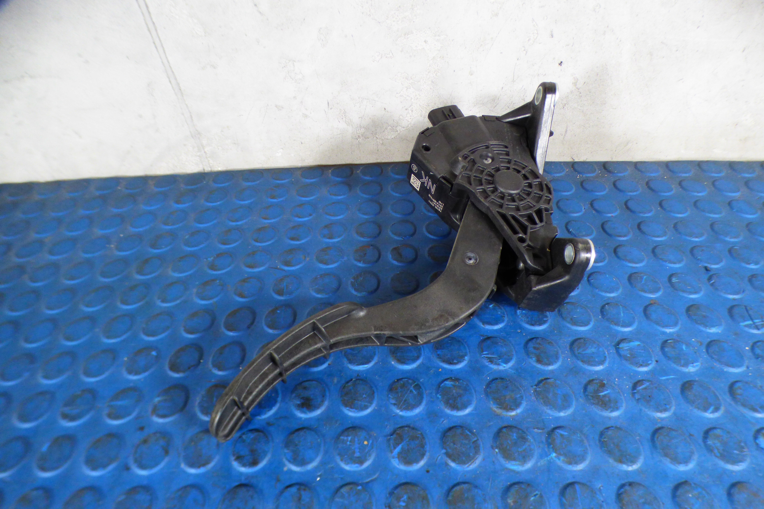 accelerator pedal potentiometer 78110-02211 st.BDB TOYOTA COROLLA XII E21