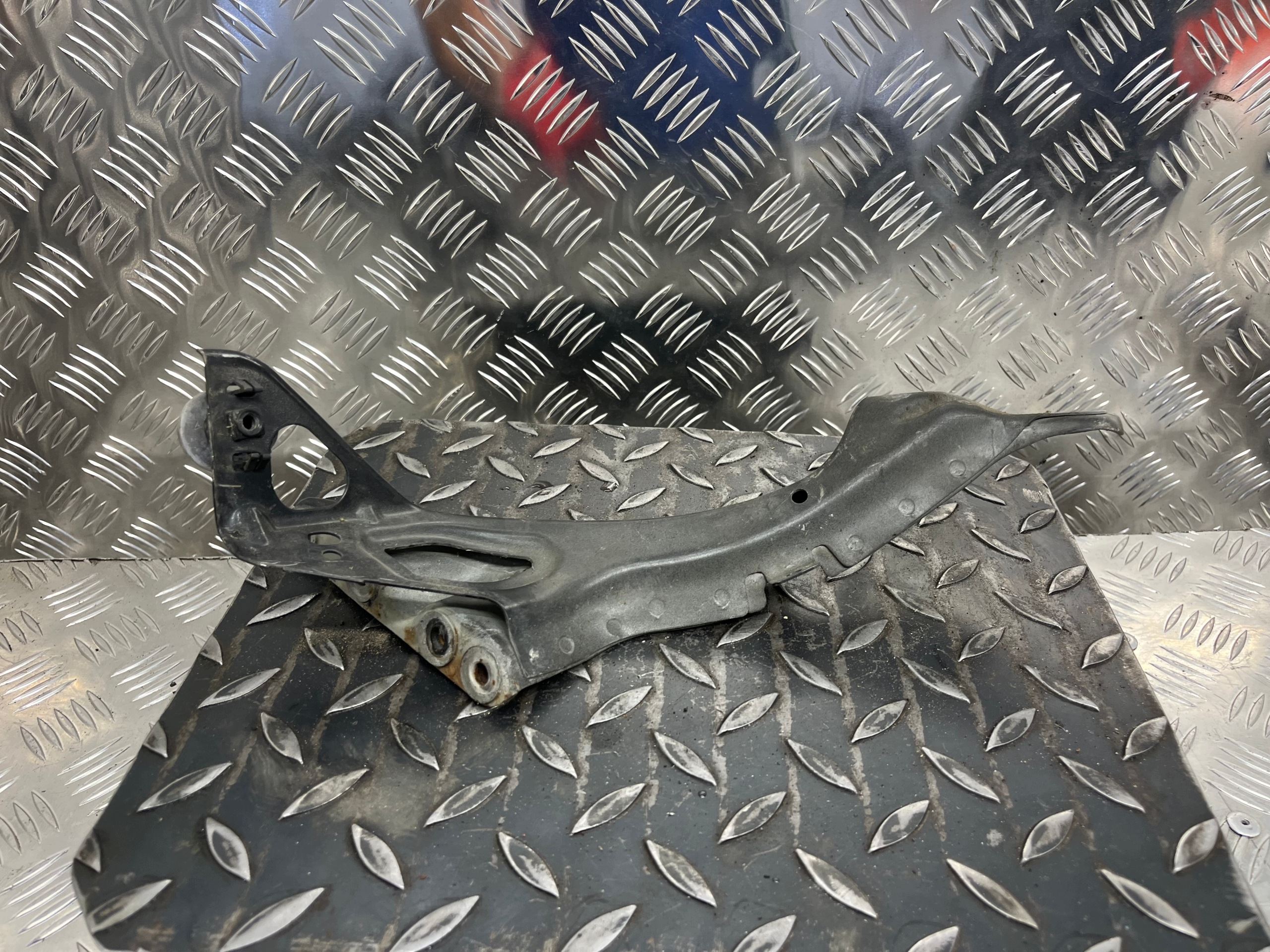 Consolle parafango AUDI A6-C7 4G0821136A