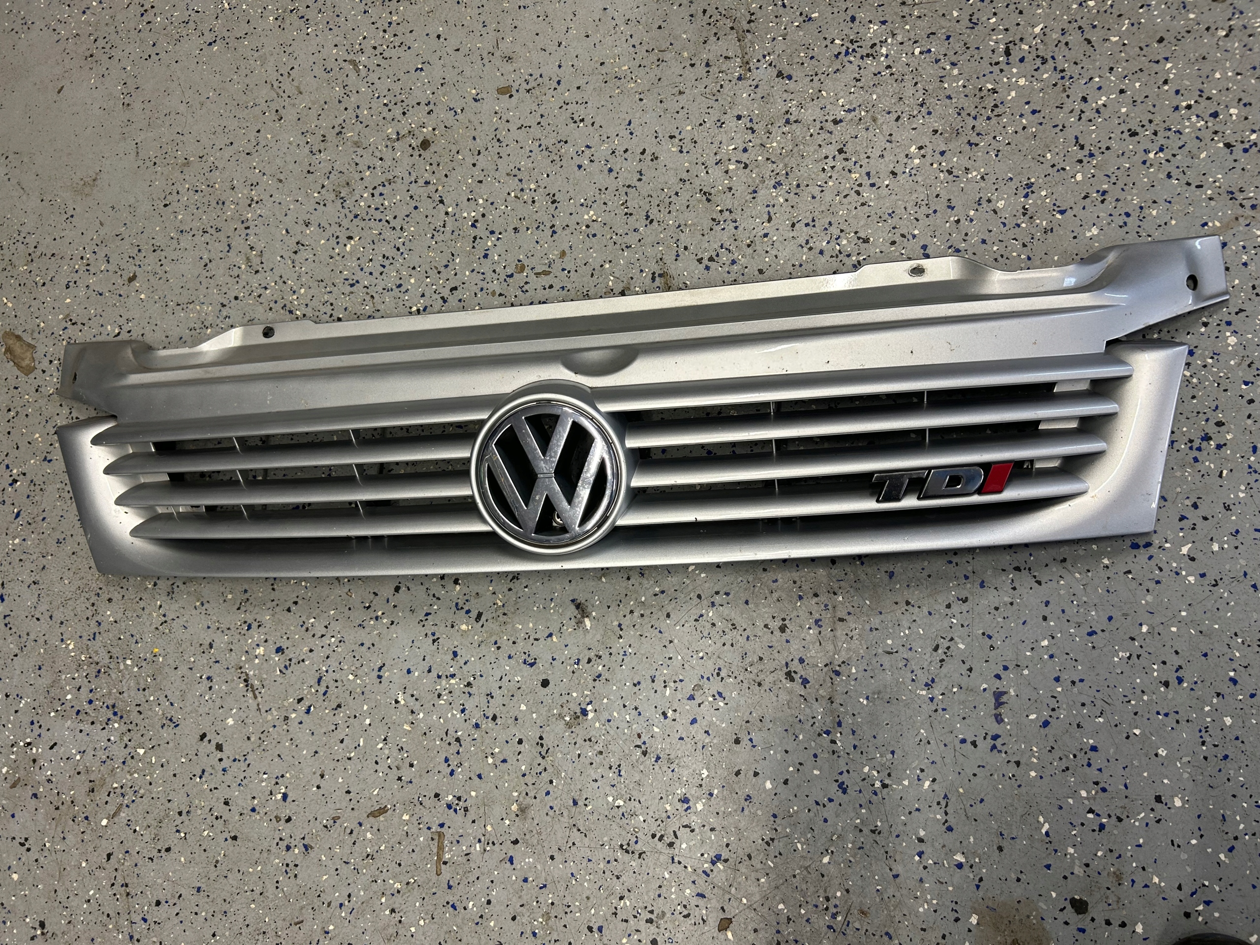 VOLKSWAGEN T4 LIFT MULTIVAN CARAVELLE maska