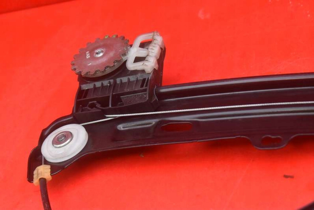 window regulator right rear part 9851140 BMW F44 GRAN COUPE 19-21