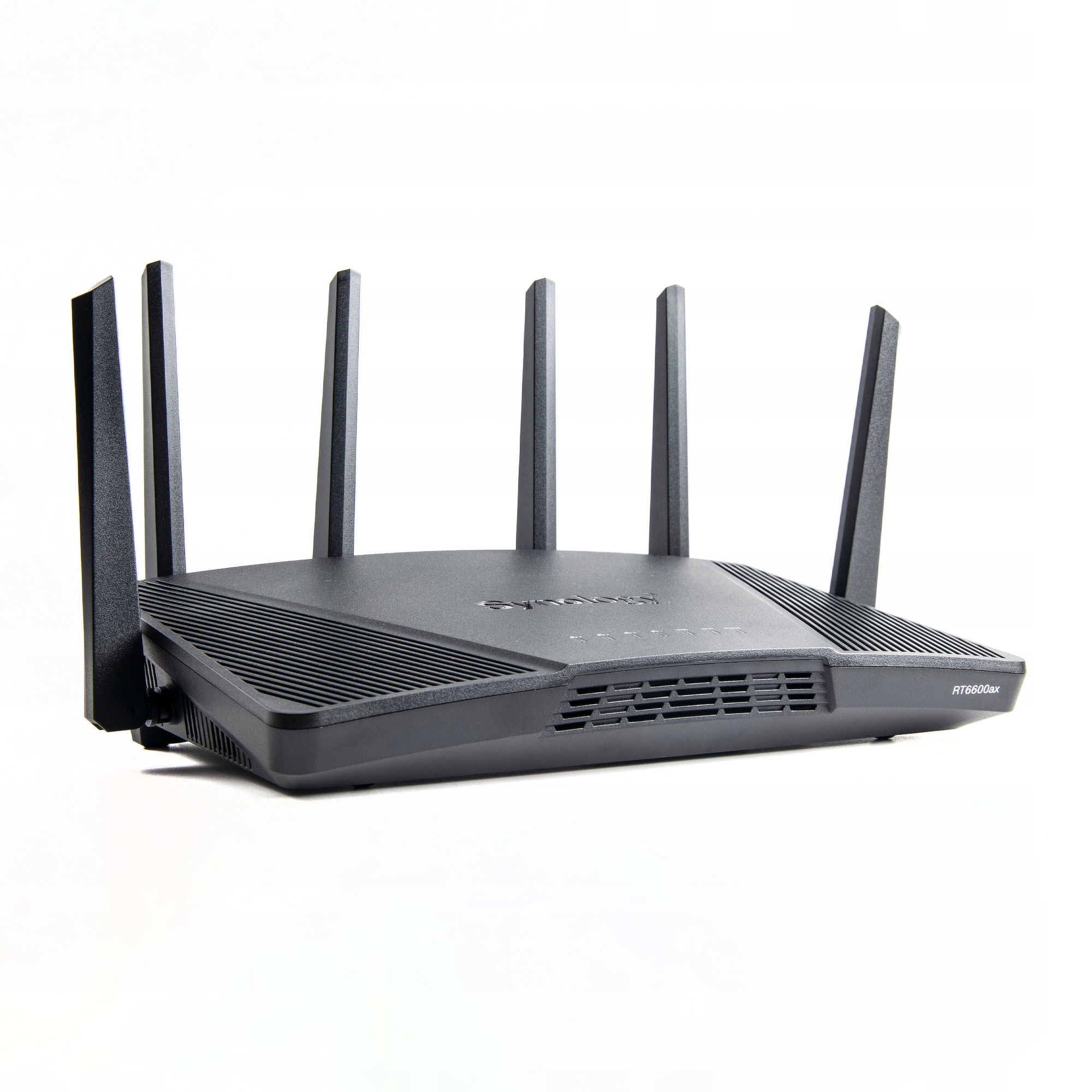 Synology RT6600ax třípásmový meshový router WiFi 6, port 2.5 GbE RJ-45,